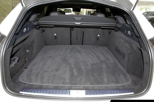 Mercedes-Benz E-Class view 15