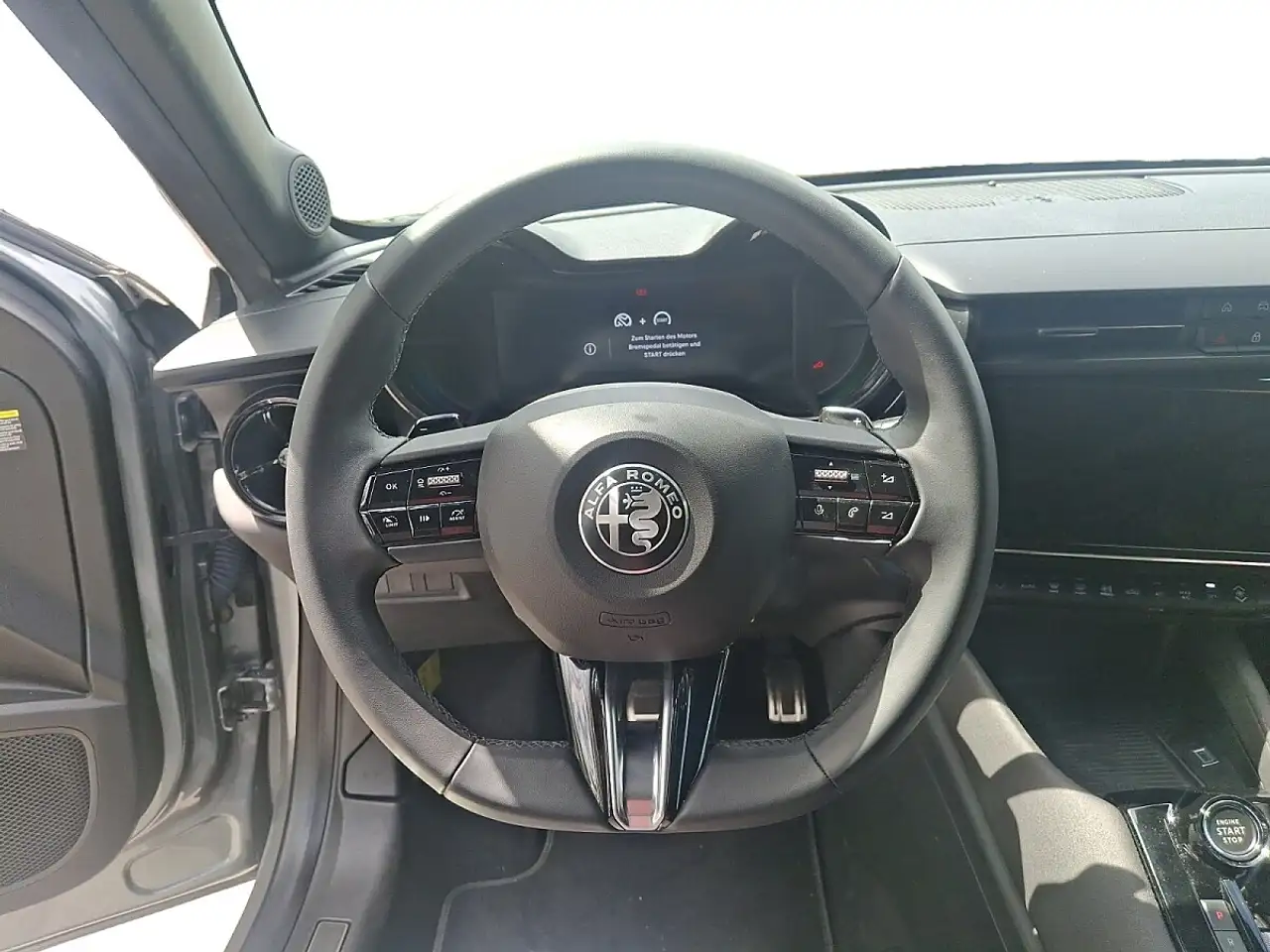 Alfa Romeo Junior 2025 — фото 13