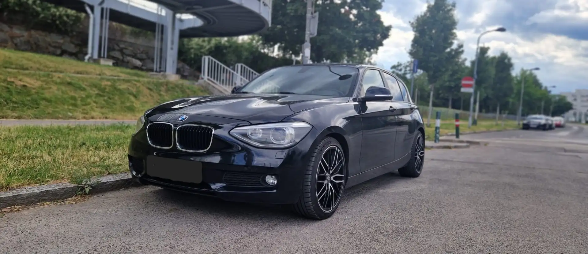 BMW 116 116 i Schwarz - 2