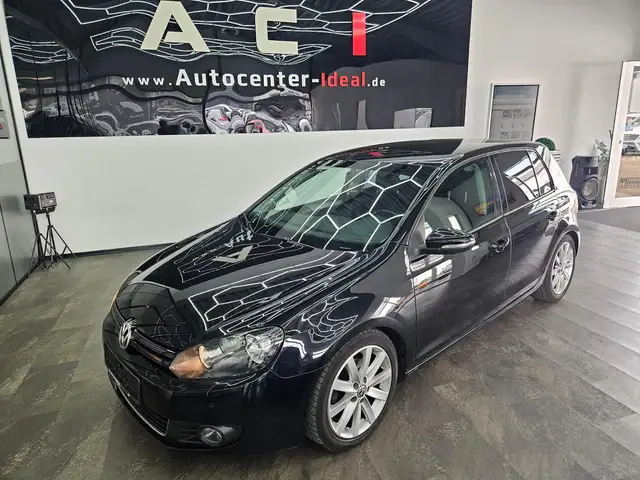 Volkswagen Golf view 2