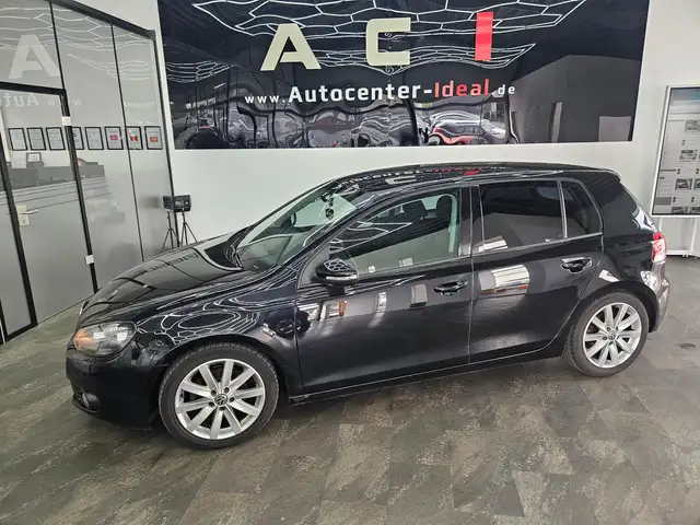 Volkswagen Golf view 3