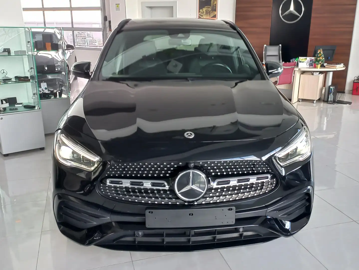 Mercedes-Benz GLA 200 d AMG LINE PREMIUM PLUS auto NIGHT EDITION Negro - 2