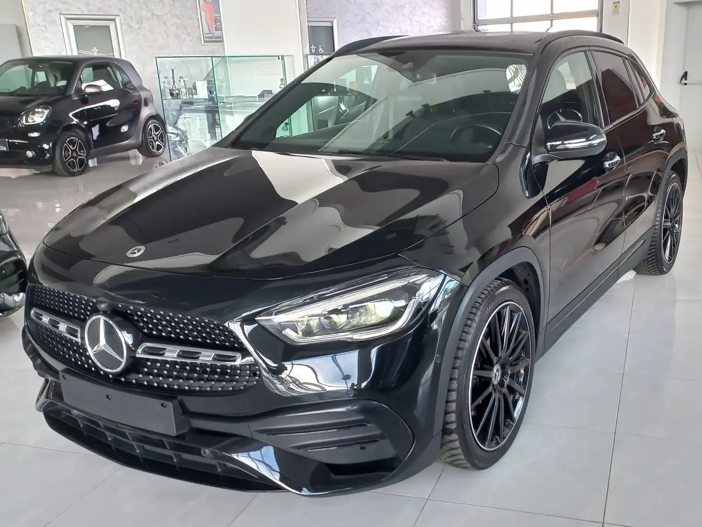Mercedes-Benz GLA 200 d AMG LINE PREMIUM PLUS auto NIGHT EDITION Negro - 1