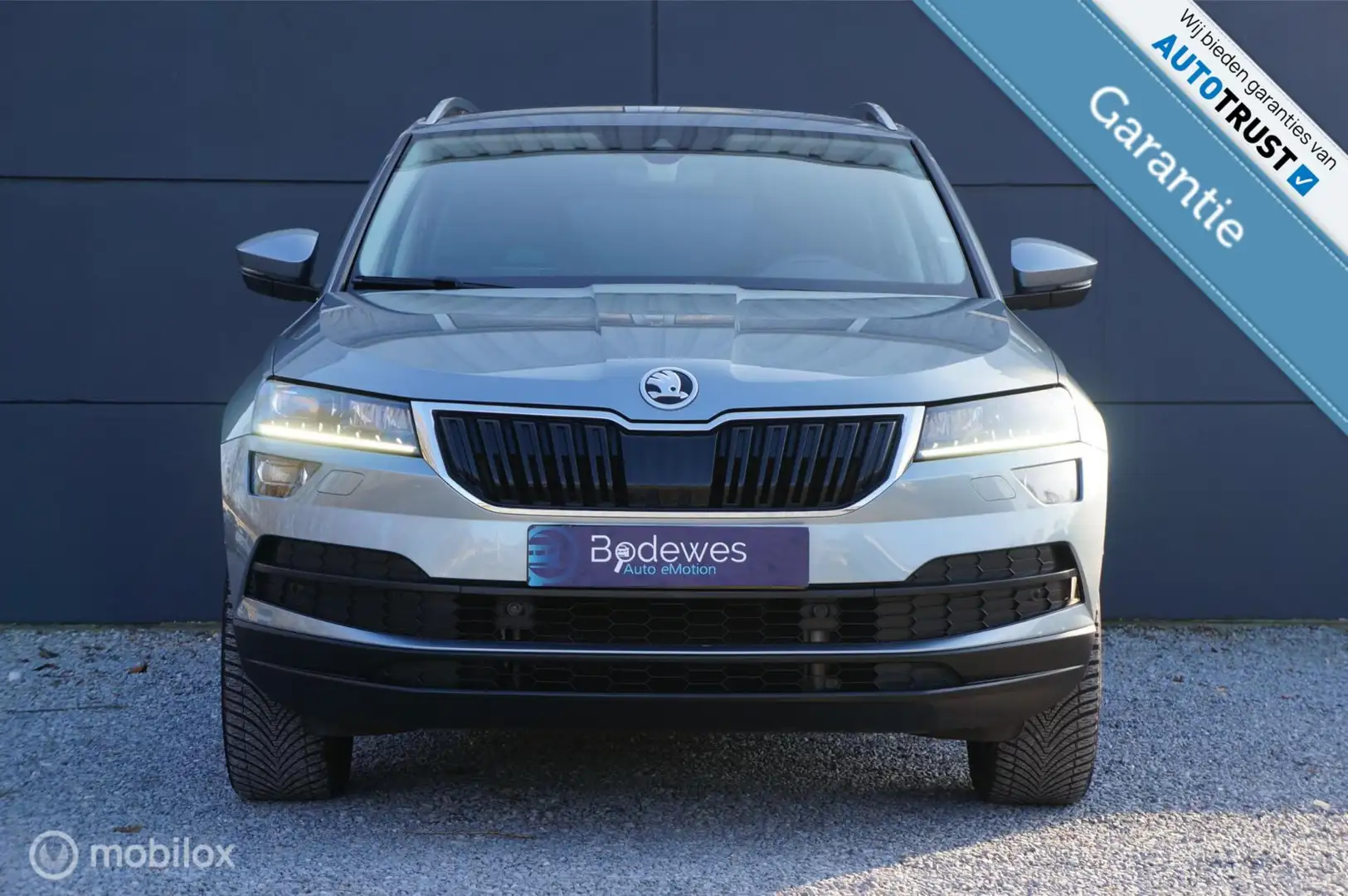 Skoda Karoq 1.5 TSI ACT Style Bns Apple/Android Cam LED Navi Grau - 2