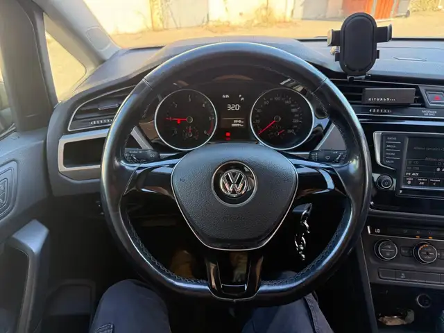 Volkswagen Touran view 16