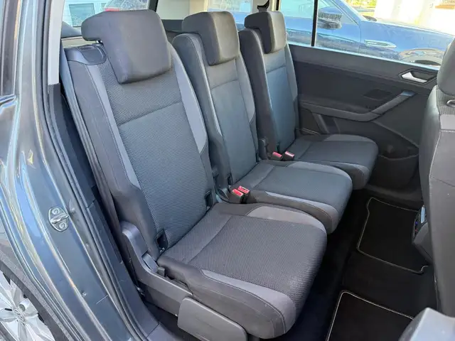 Volkswagen Touran view 12