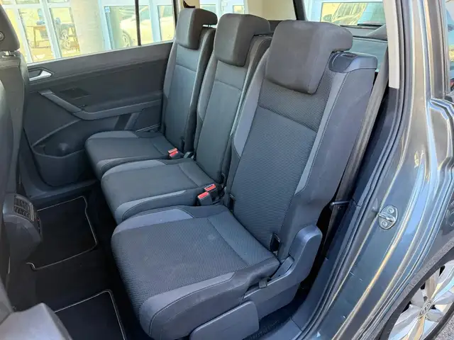 Volkswagen Touran view 13