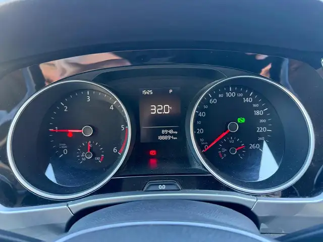 Volkswagen Touran view 17