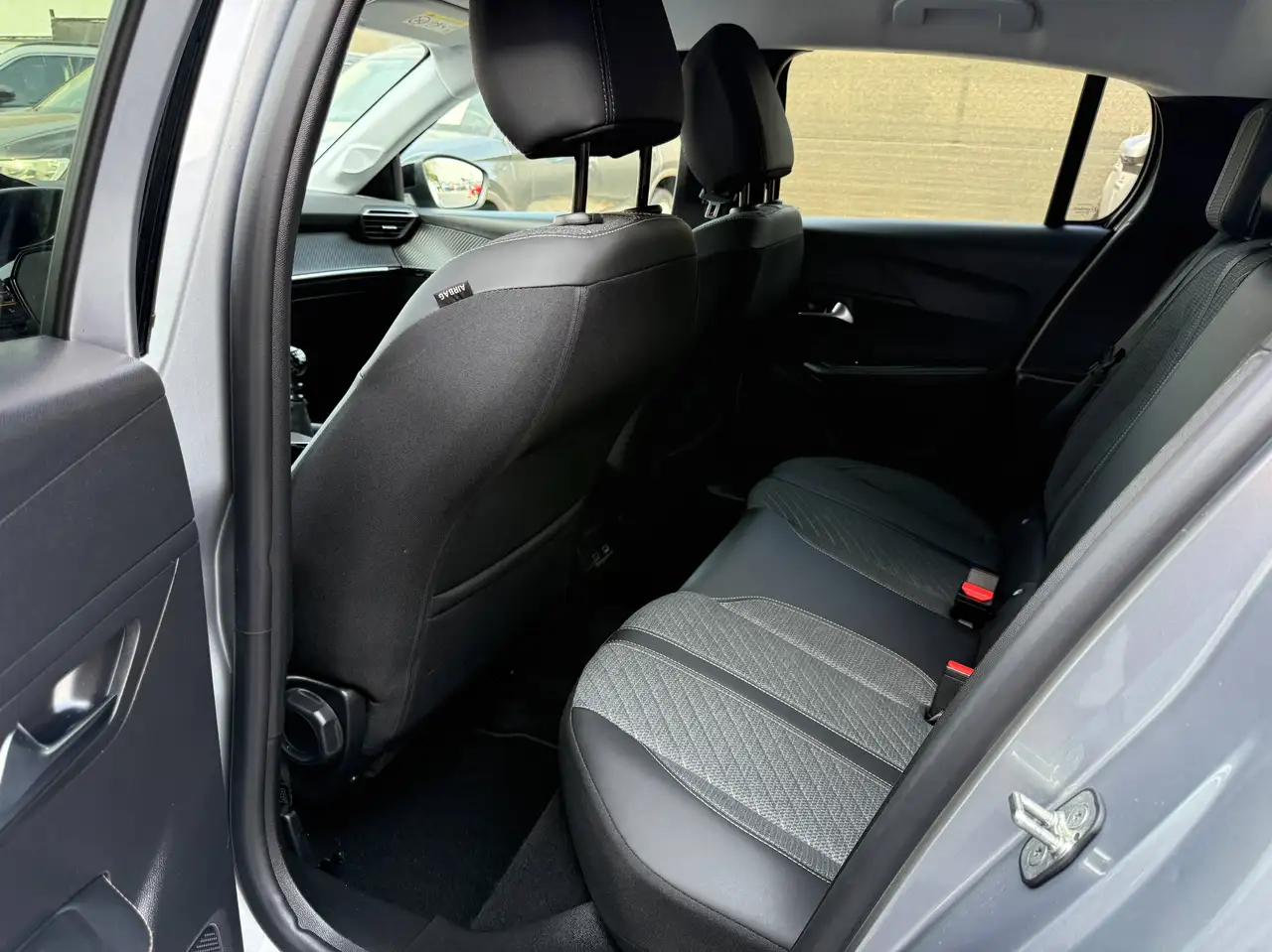 Peugeot 208 1.2i TURBO 360 CAMERA DODE HOEK NAVIGATIE LEDER FULL LED CARPLAY, миниатюра 15