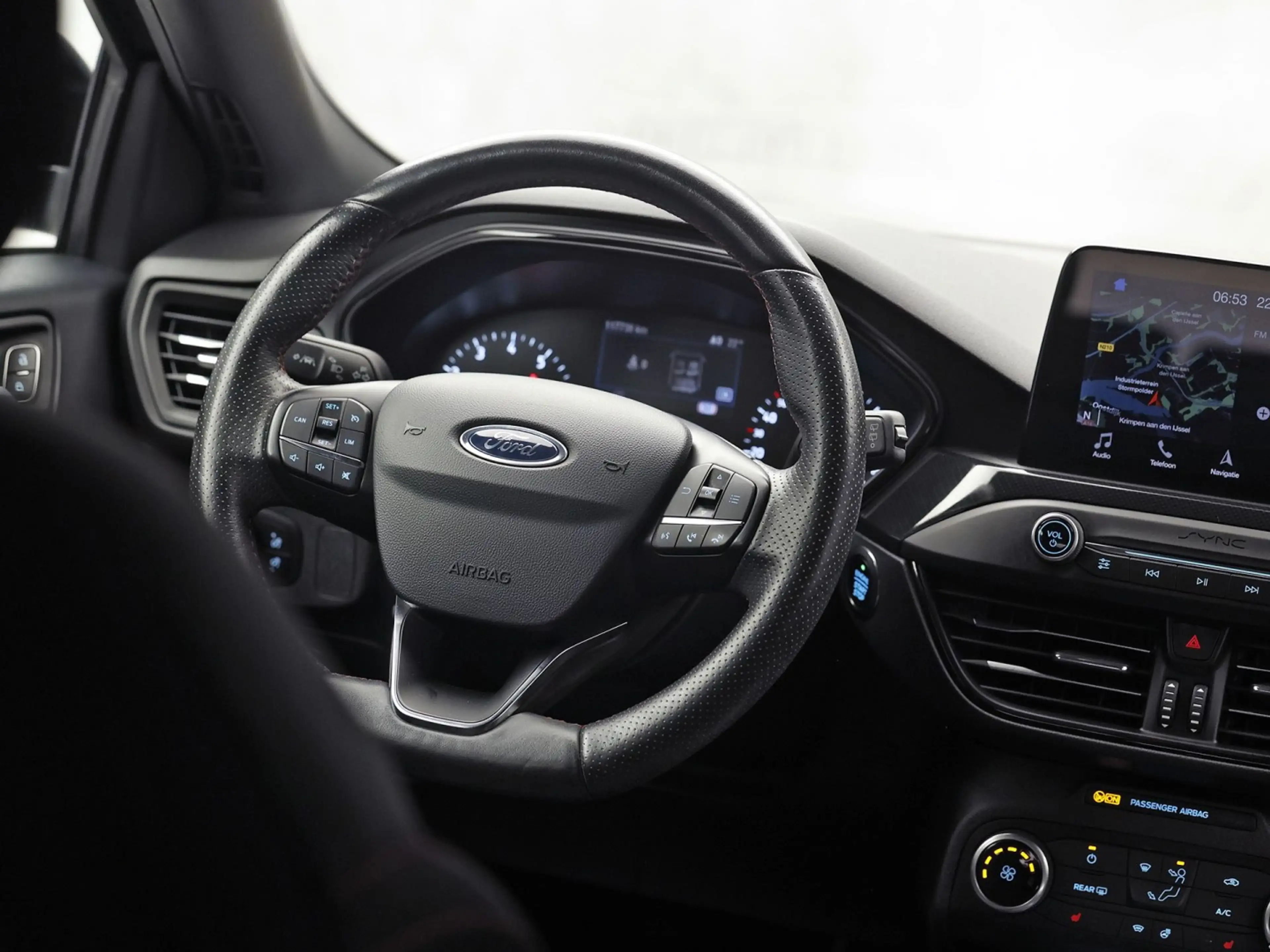 Ford Focus Wagon 1.0 EcoBoost ST Line (APPLE CARPLAY, GROOT N — photo 17