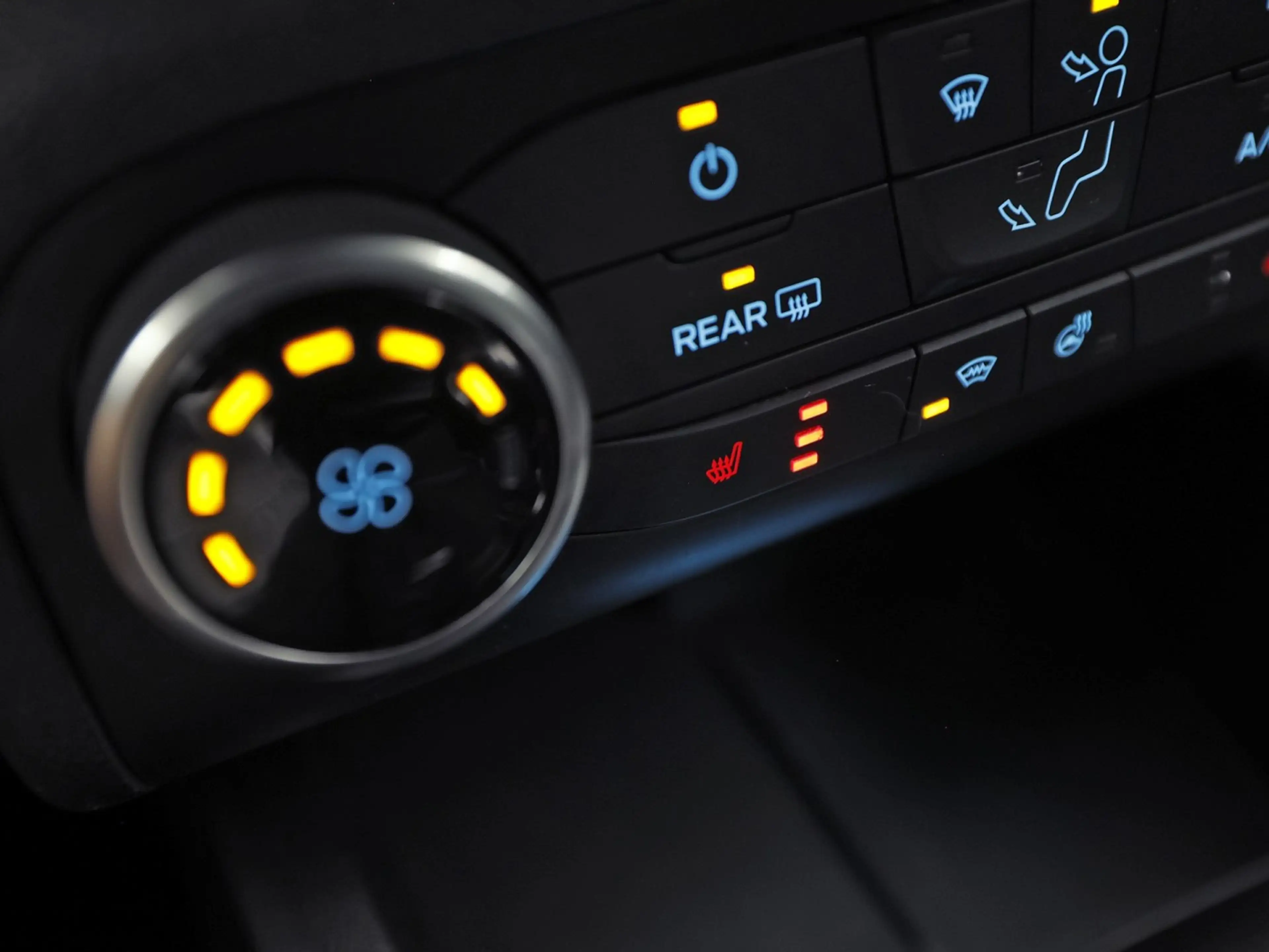 Ford Focus Wagon 1.0 EcoBoost ST Line (APPLE CARPLAY, GROOT N — photo 8