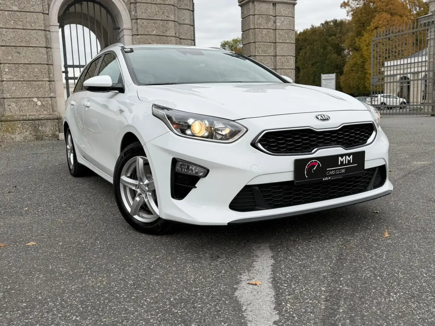Kia Ceed SW / cee'd SW 1.6 CRDi Mild-Hybrid Silber 48V Lenkradheizung RFK Weiß - 1