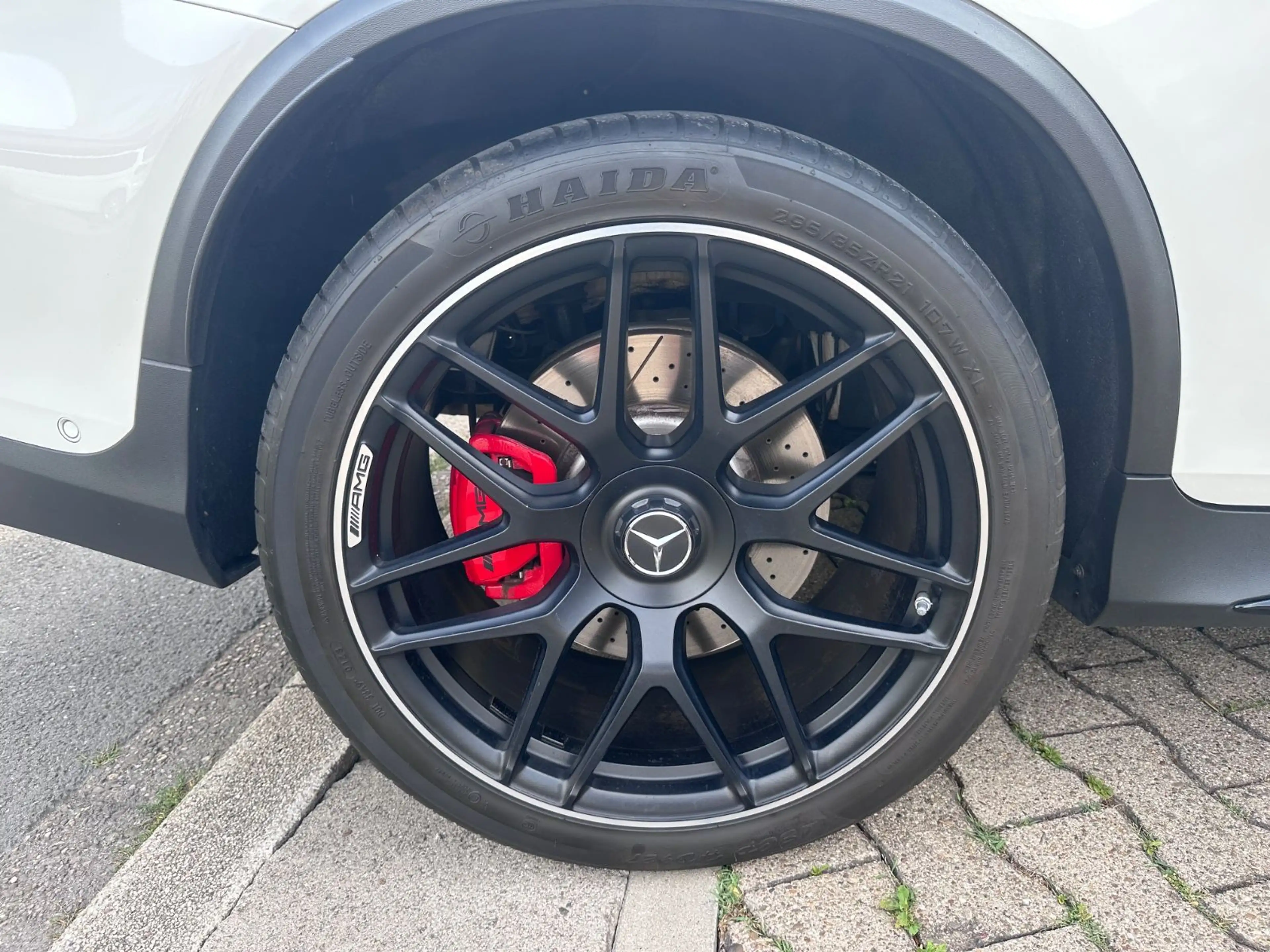 Mercedes-Benz GLC 63 AMG — photo 9