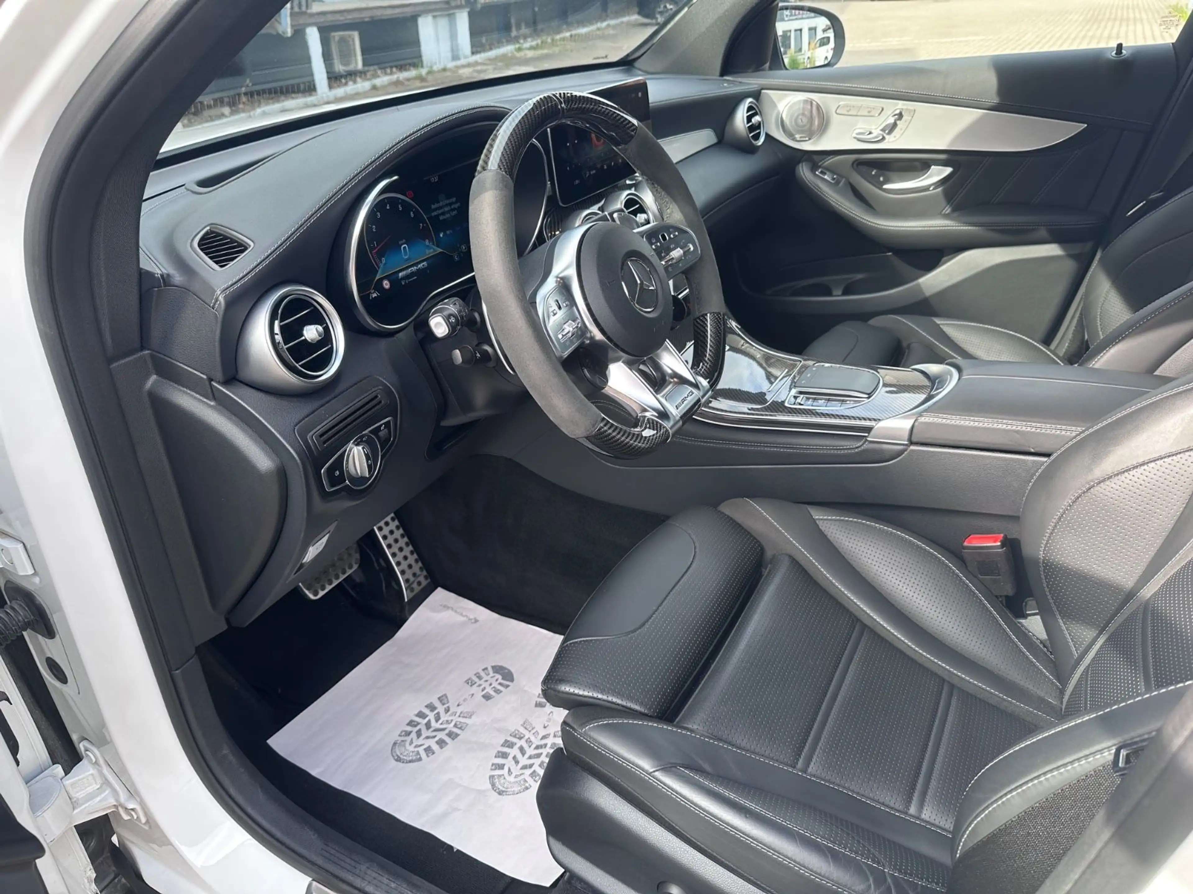 Mercedes-Benz GLC 63 AMG — photo 11