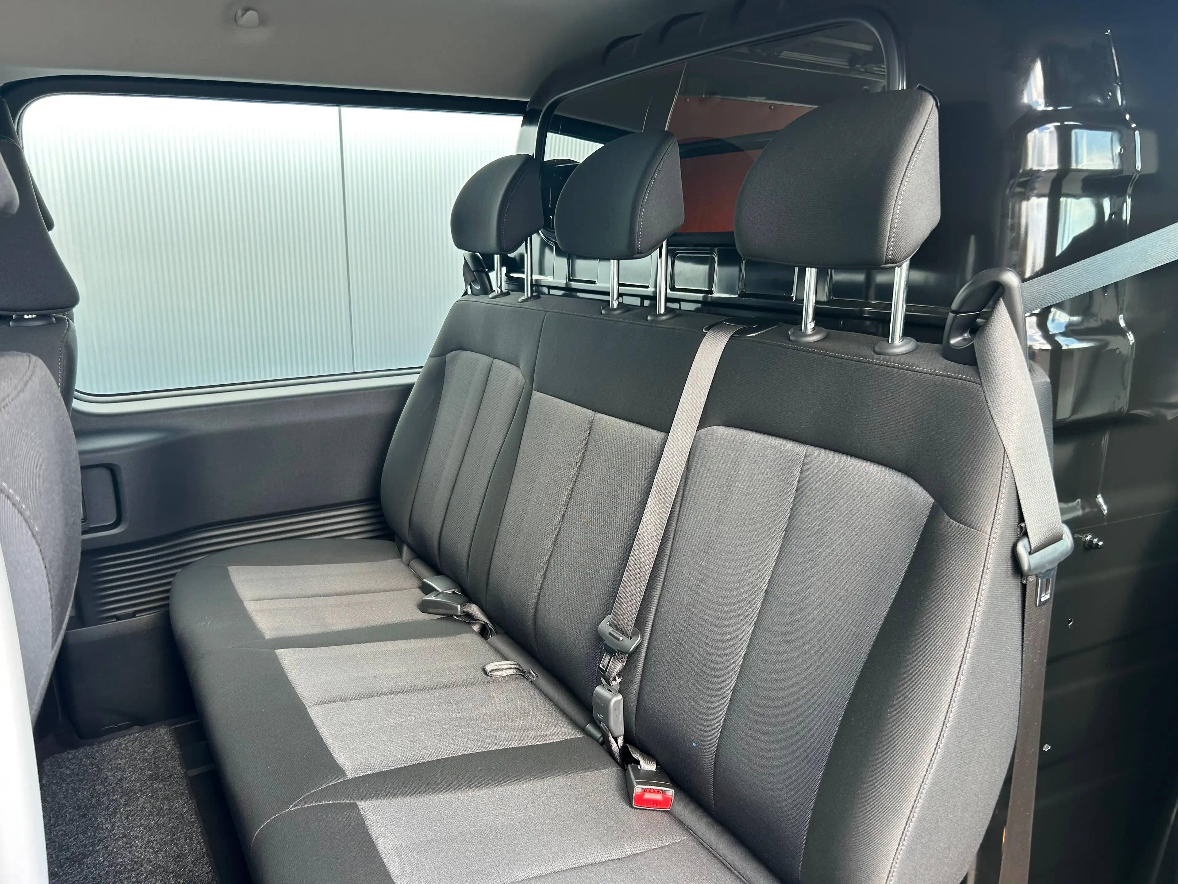 Hyundai STARIA Dubbel Cabine UNIEK! | Dubbele Cabine | Trekhaak 1 — photo 45