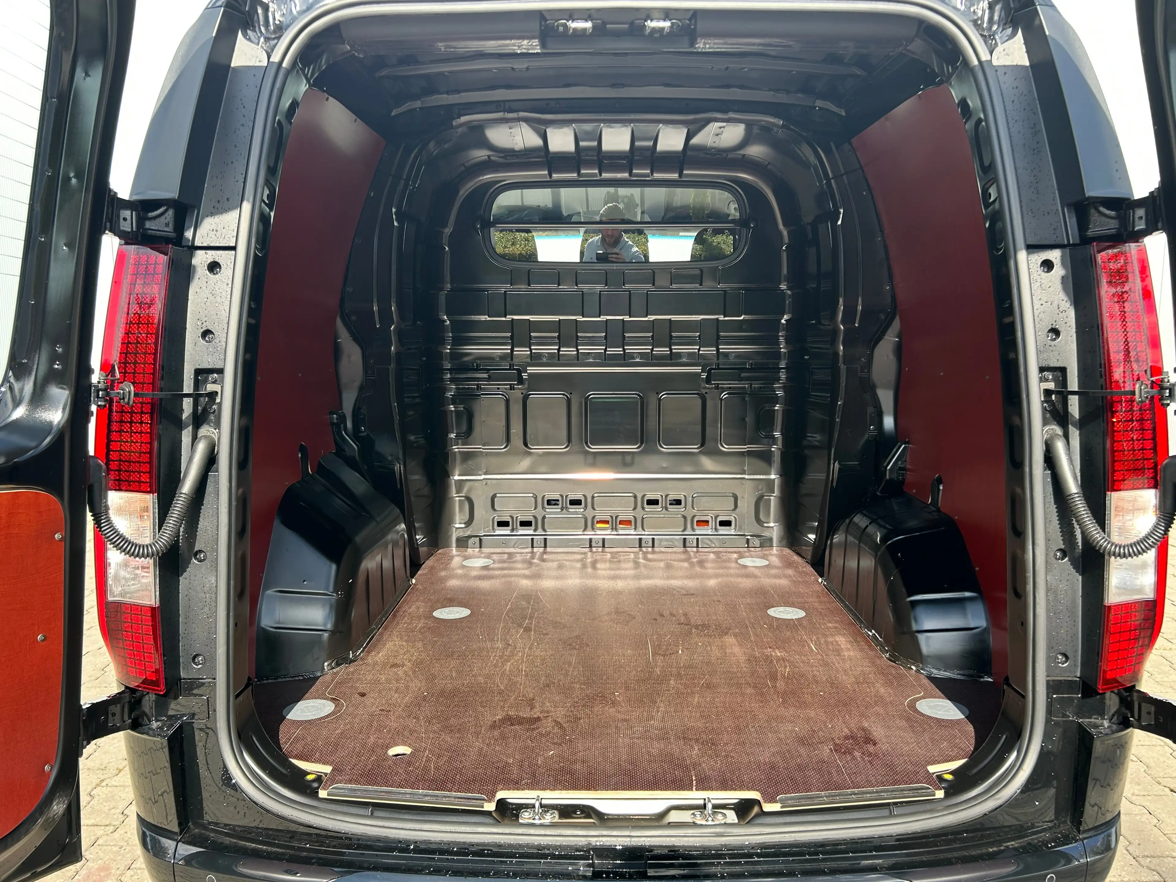 Hyundai STARIA Dubbel Cabine UNIEK! | Dubbele Cabine | Trekhaak 1 — photo 9