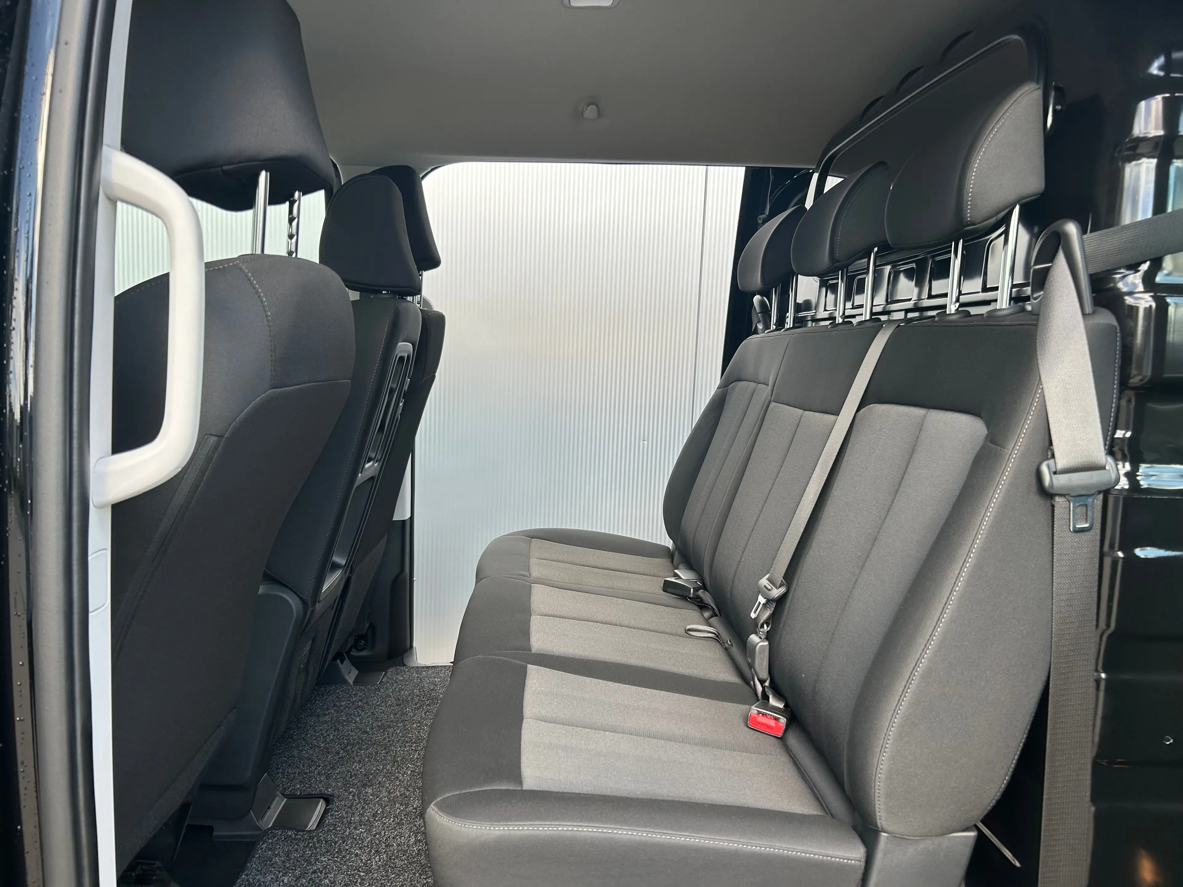 Hyundai STARIA Dubbel Cabine UNIEK! | Dubbele Cabine | Trekhaak 1 — photo 44
