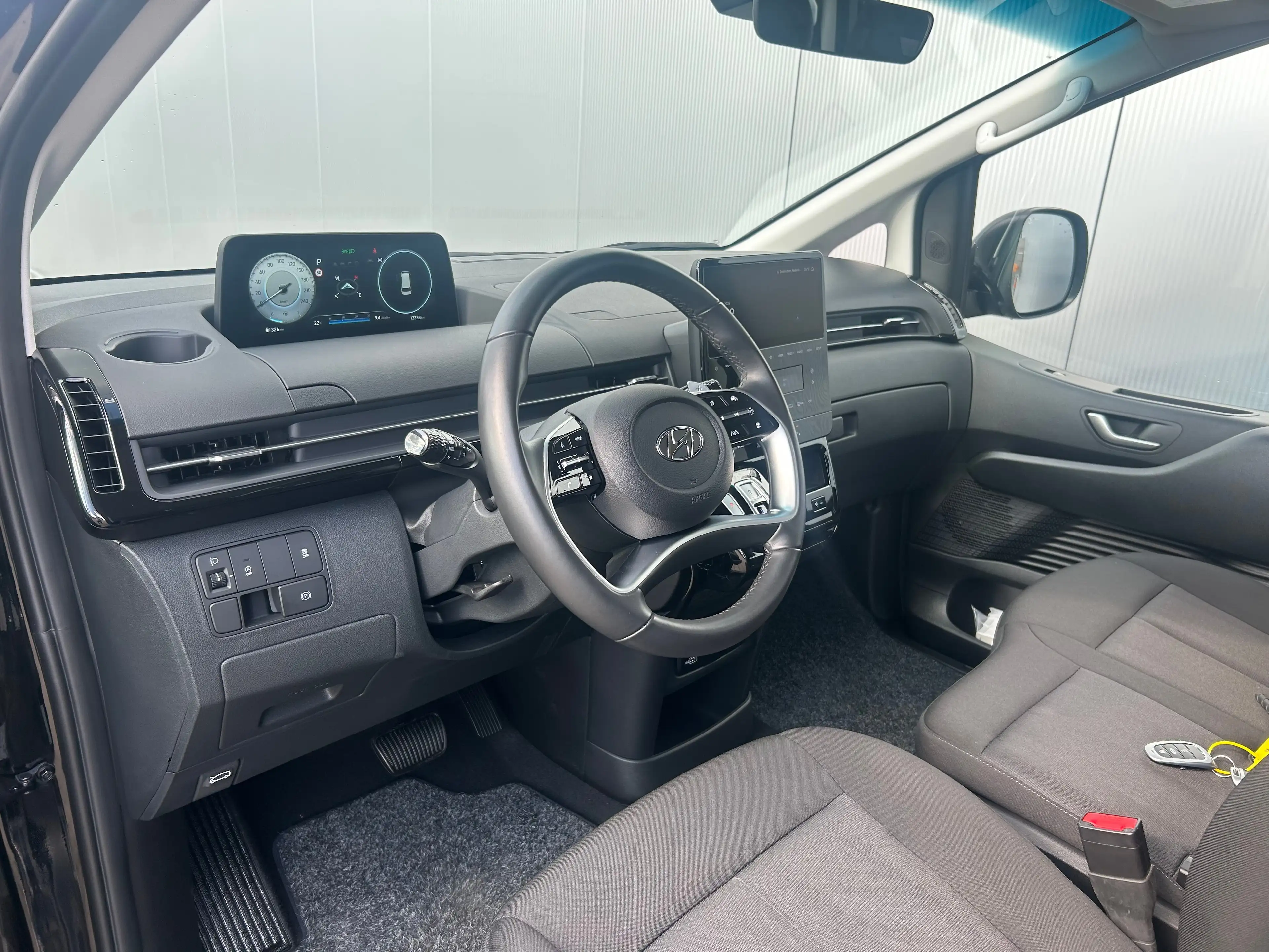 Hyundai STARIA Dubbel Cabine UNIEK! | Dubbele Cabine | Trekhaak 1 — photo 49