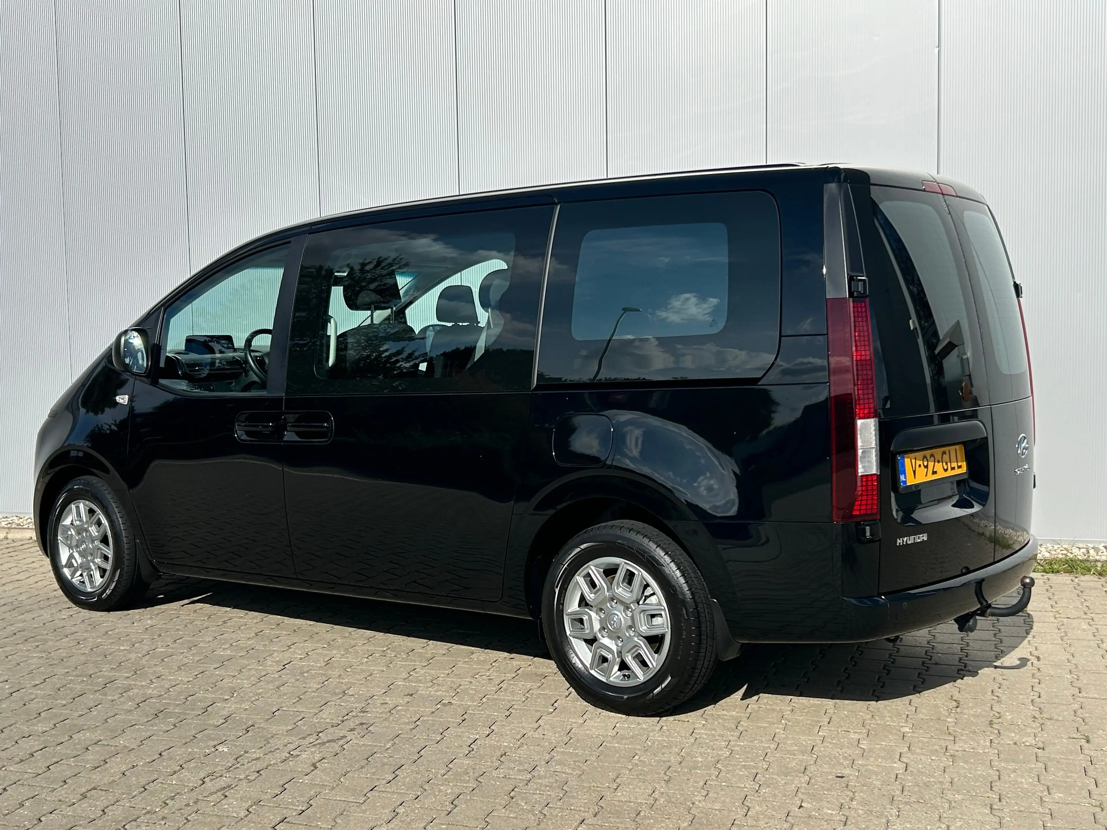 Hyundai STARIA Dubbel Cabine UNIEK! | Dubbele Cabine | Trekhaak 1 — photo 4