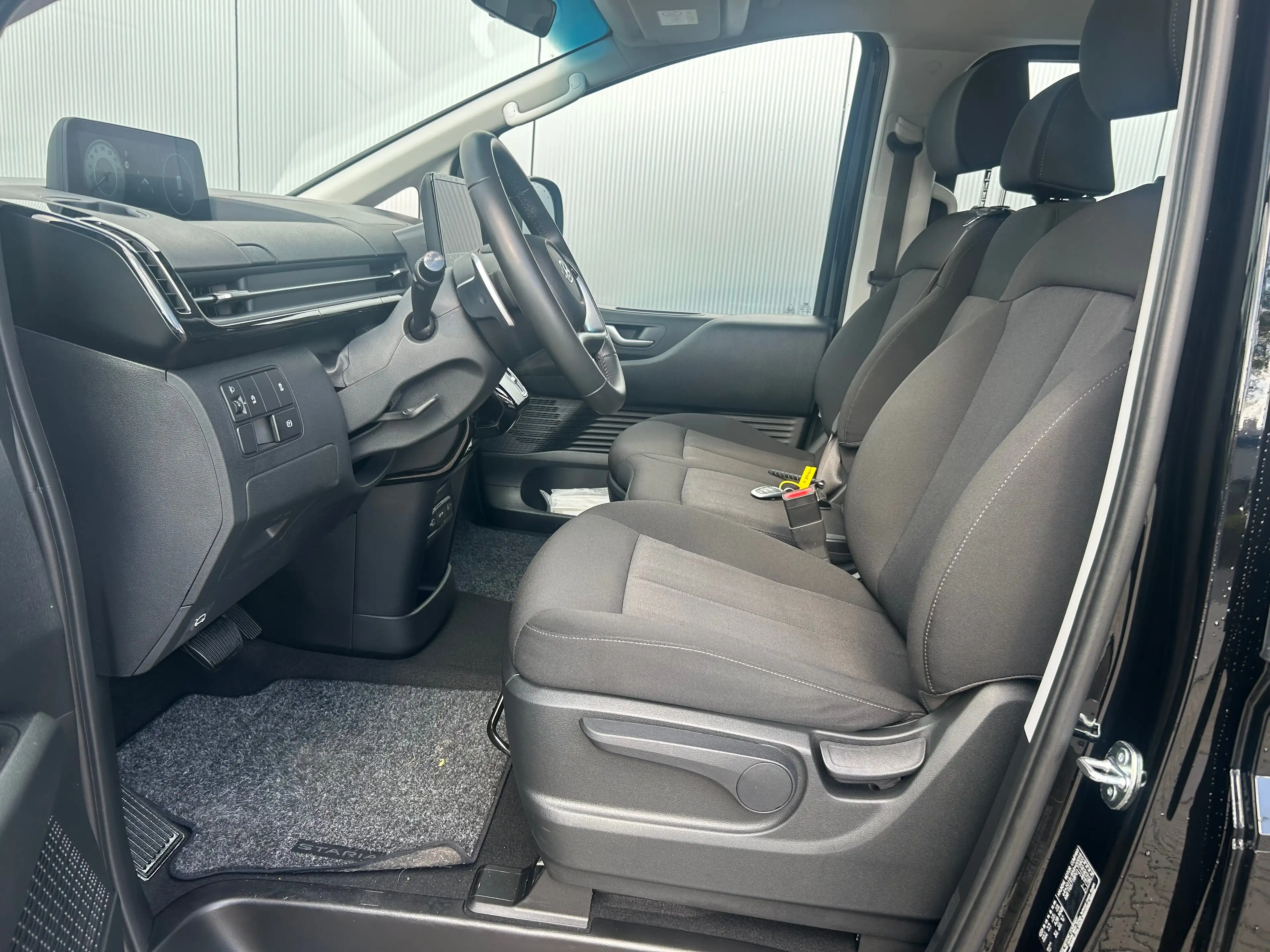 Hyundai STARIA Dubbel Cabine UNIEK! | Dubbele Cabine | Trekhaak 1 — photo 48