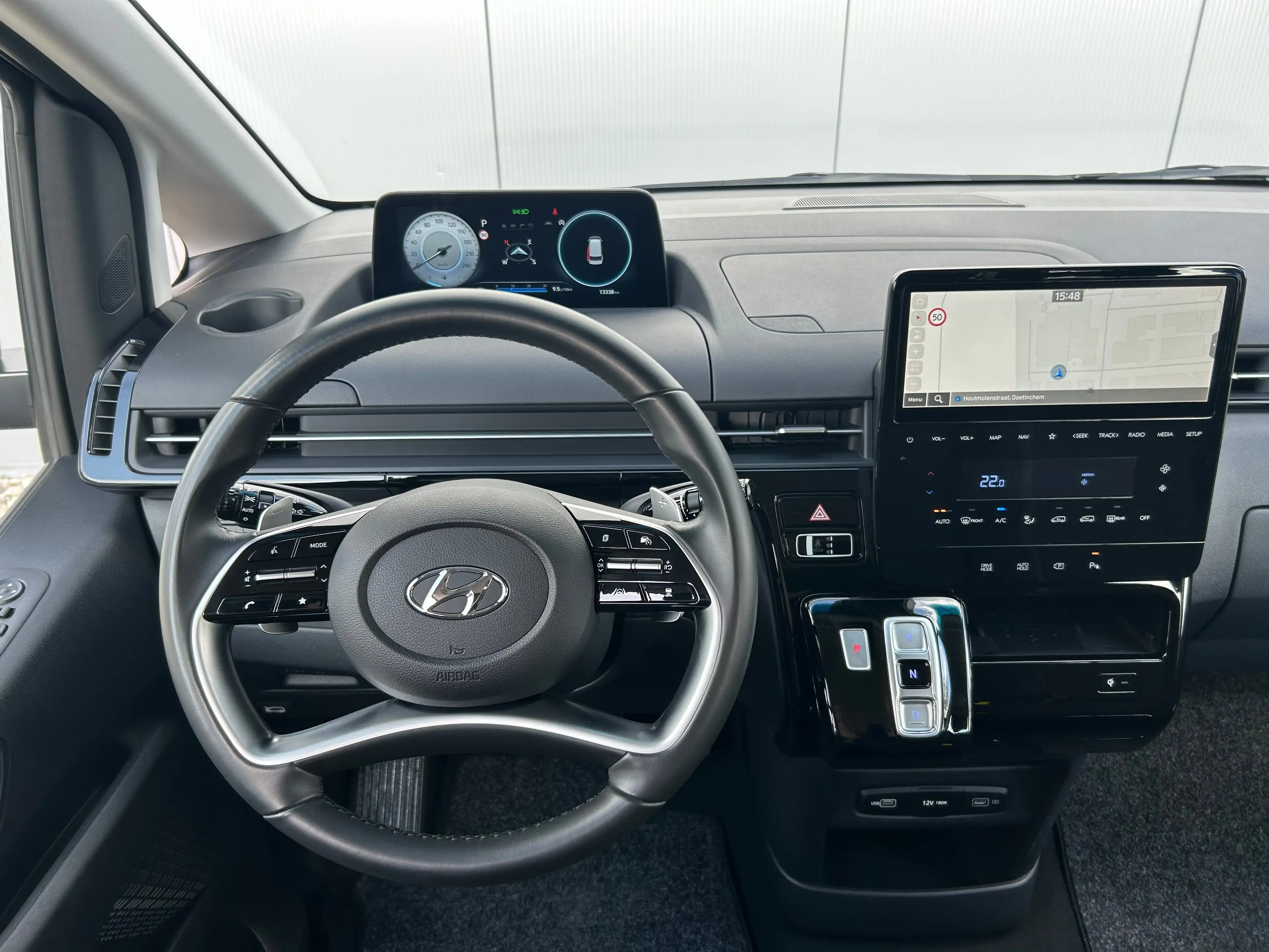 Hyundai STARIA Dubbel Cabine UNIEK! | Dubbele Cabine | Trekhaak 1 — photo 2