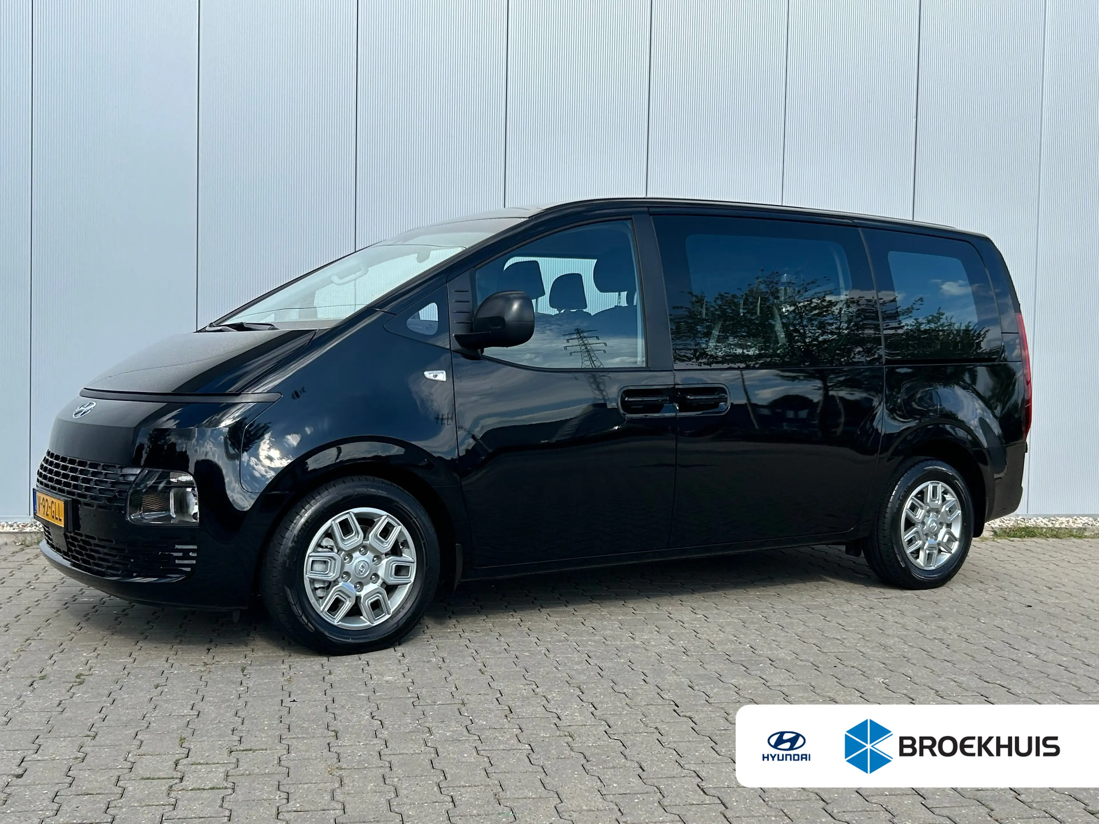 Hyundai STARIA Dubbel Cabine UNIEK! | Dubbele Cabine | Trekhaak 1