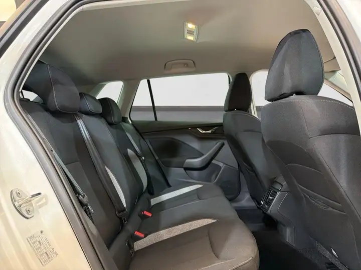 Škoda Kamiq 1.0 TSI DSG Selection 2024, foto 6