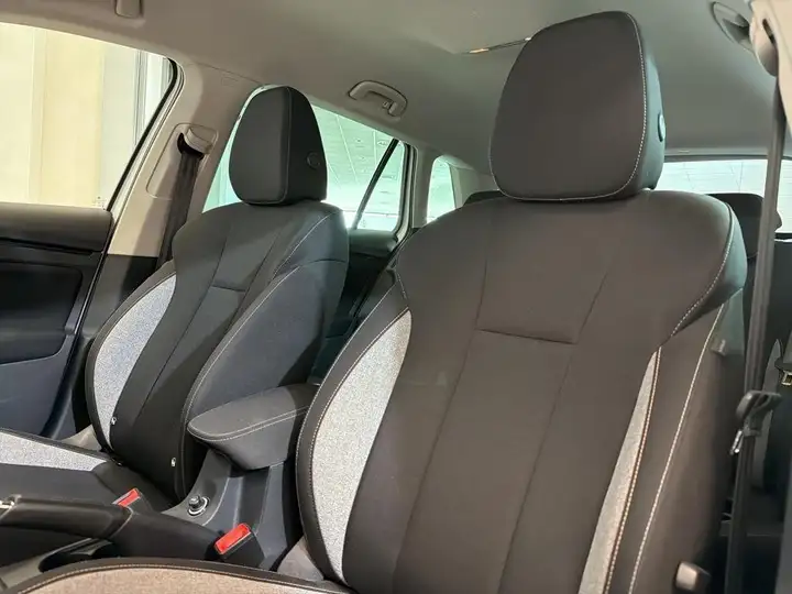 Škoda Kamiq 1.0 TSI DSG Selection 2024, foto 20