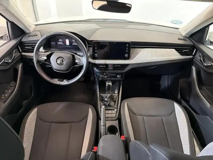 Škoda Kamiq 1.0 TSI DSG Selection 2024, foto 4