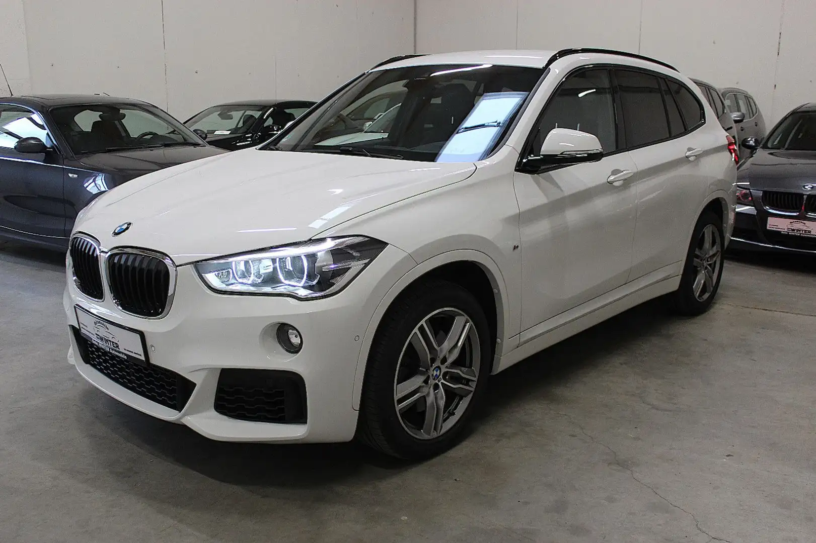 BMW X1 xDrive 20i*M-Paket*1. Hand*Scheckheft*HUD Wit - 1