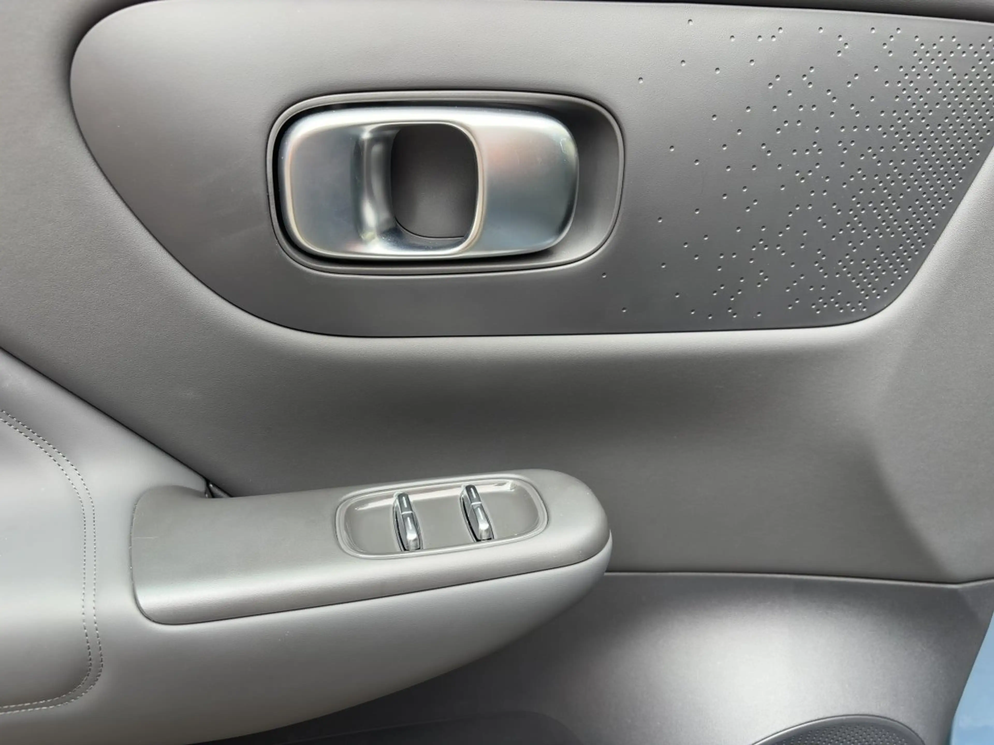 Leapmotor B10 REEV Design ACC+LED+Navi+Pano+SD+SHZ — photo 15