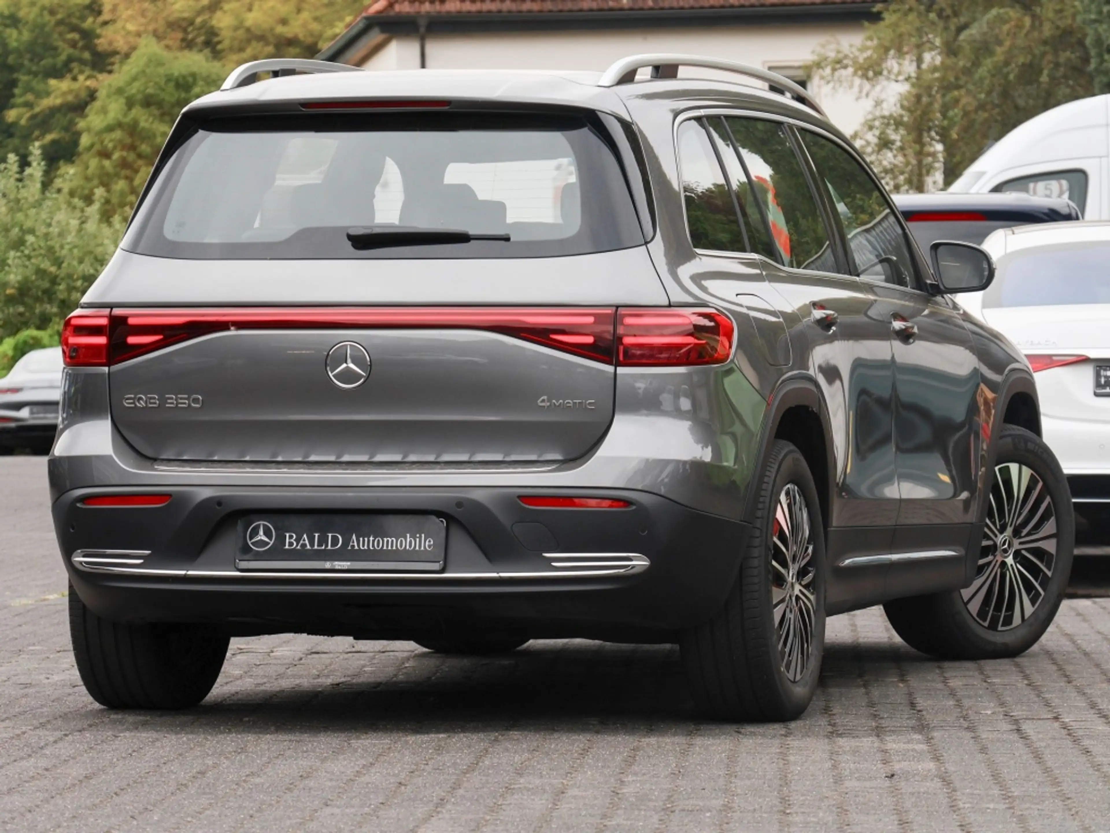 Mercedes-Benz EQB 350 4M Progressive/Pano/AHK/Distr/Ambi/Totw — photo 3