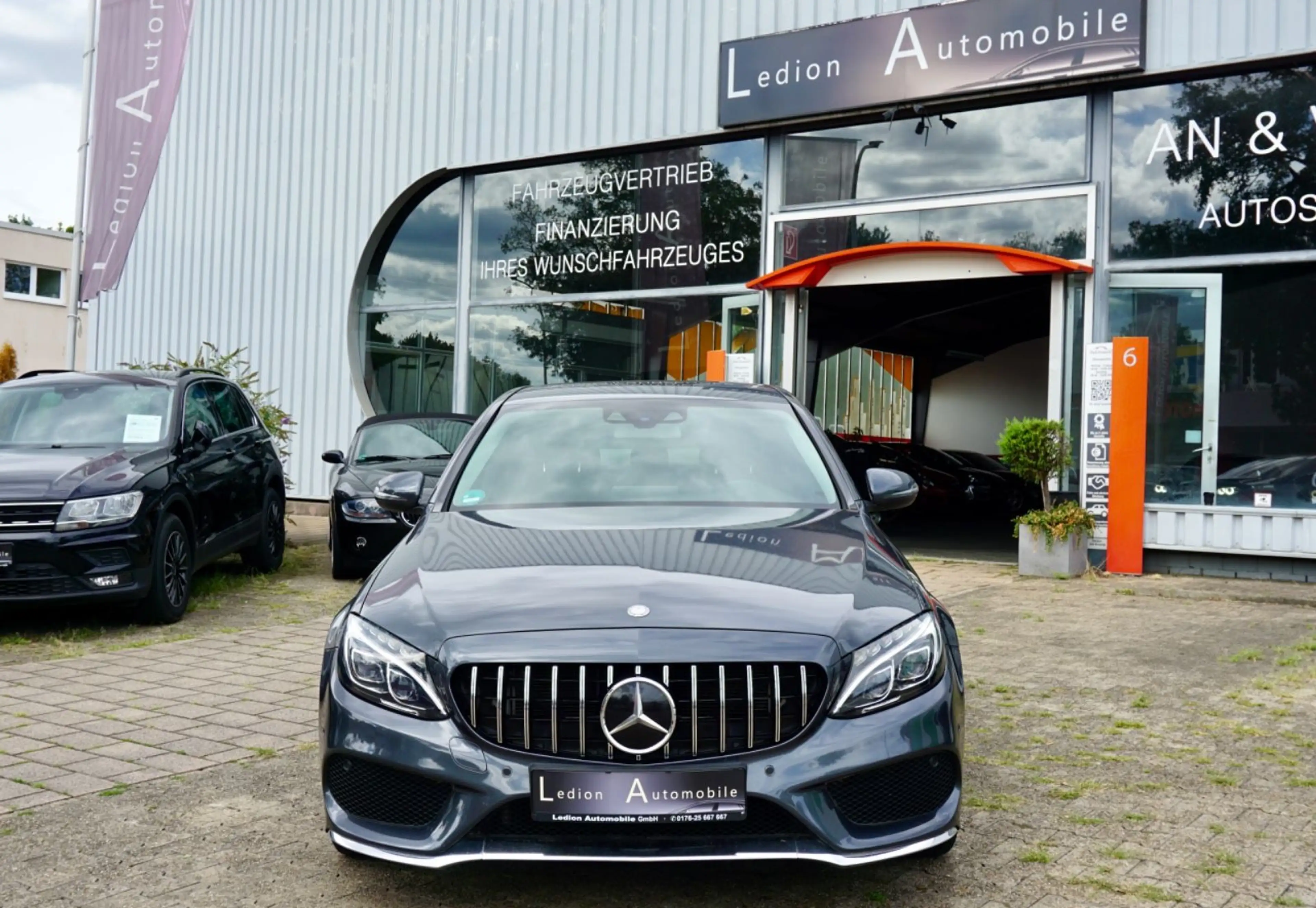 Mercedes-Benz C 400 4Matic "AMG Line" — photo 10