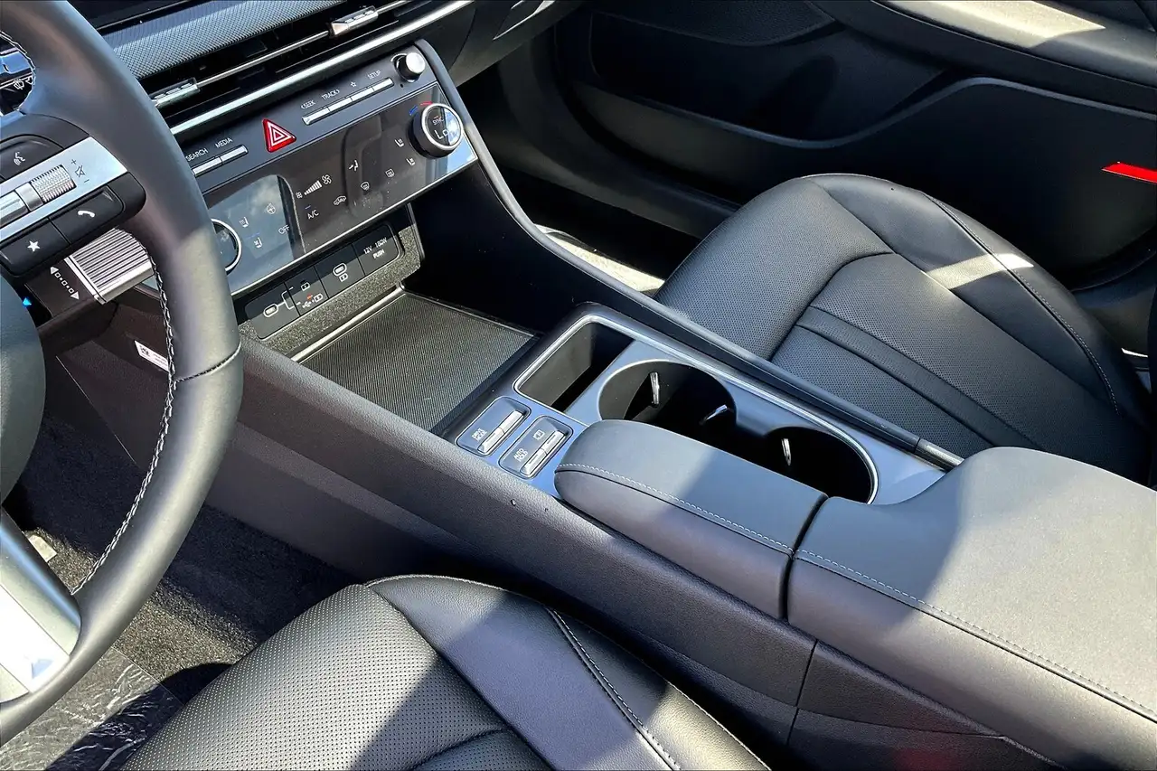 Hyundai SONATA снимка Hyundai SONATA