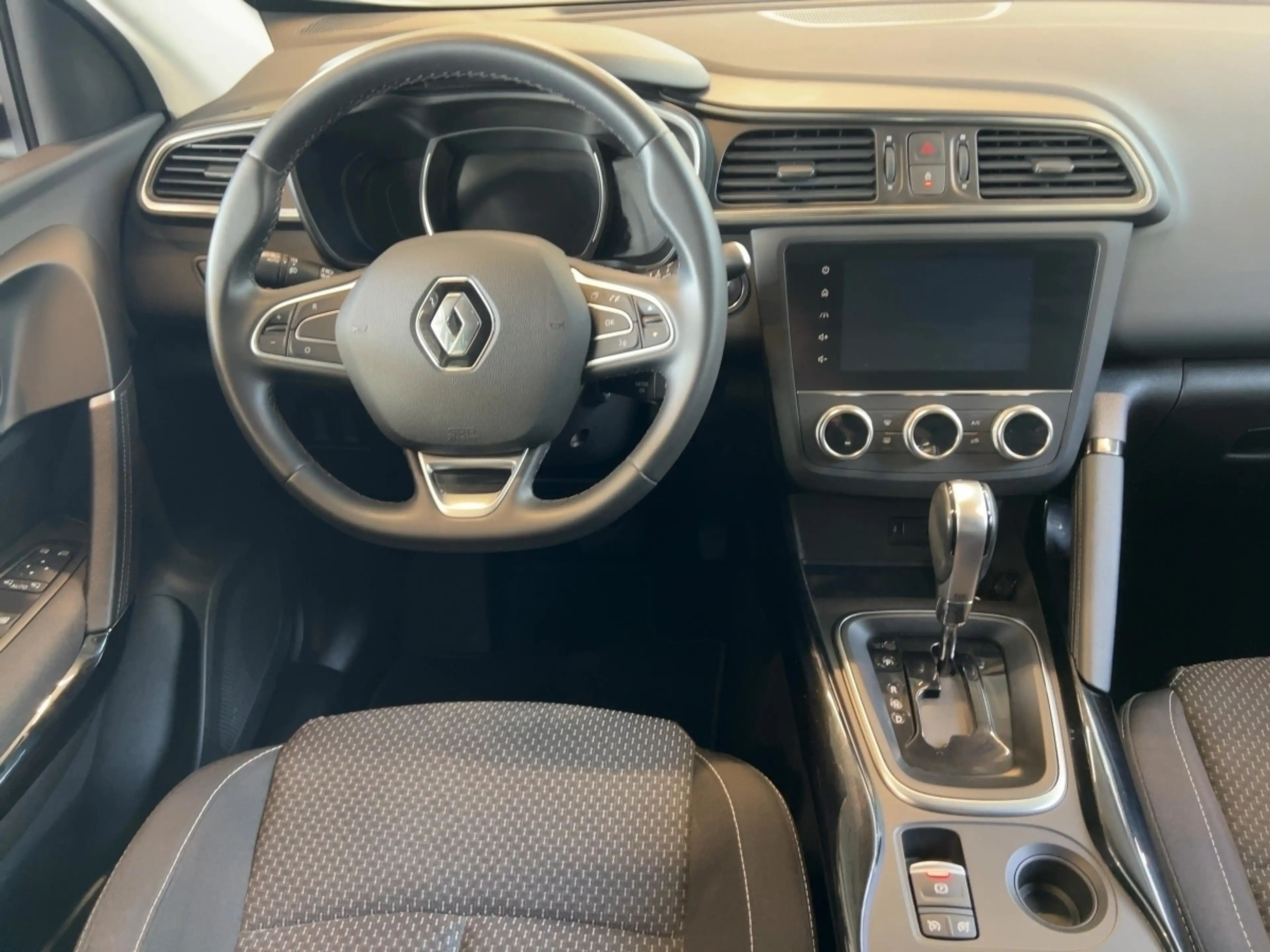 Renault Kadjar BUSINESS Edition TCe 140 EDC GPF — photo 12