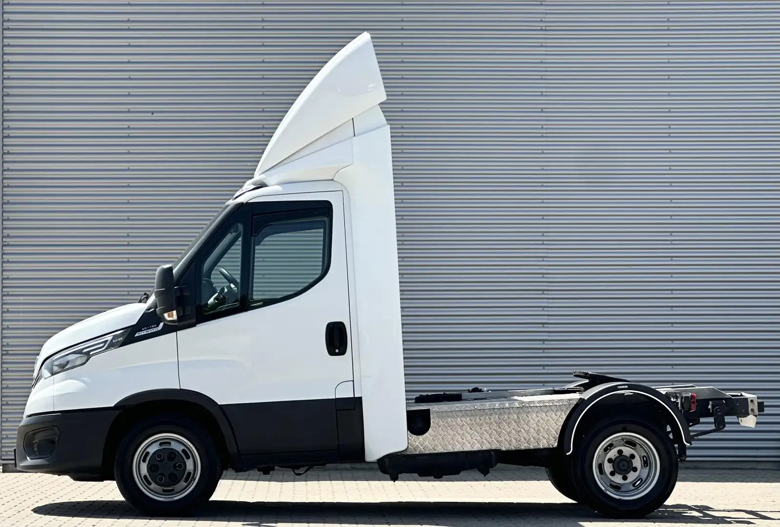 Iveco 40c18 BE Trekker Automaat 3.0 motor 40c18H 3.0 300 Белый - 2