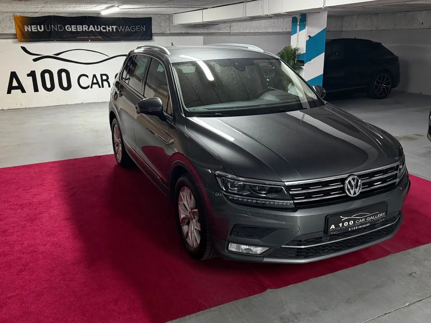 Volkswagen Tiguan Highline BMT/HeadUp*AHK*Wie Neu* Gris - 1