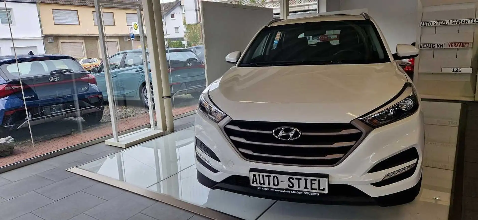Hyundai TUCSON 1.6 Turbo 2WD Go+*Klima*Navi*AHK* Weiß - 2
