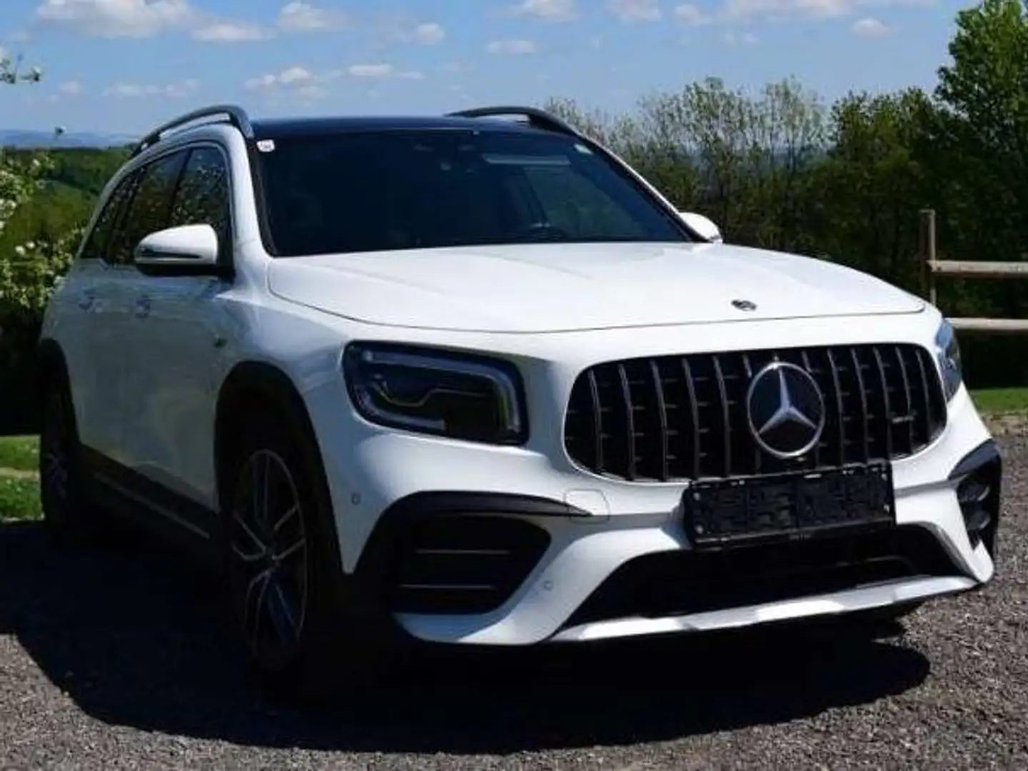 Mercedes-Benz GLB 35 AMG GLB AMG 35 4MATIC Aut. Bílá - 2