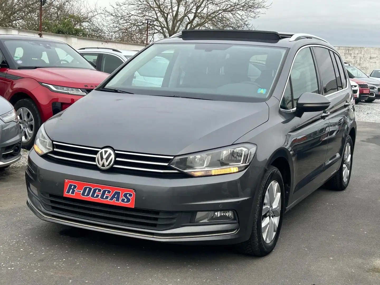 Volkswagen Touran 1.6 TDi Highline 115 CH PANORAMIQUE/NAVI Grijs - 1