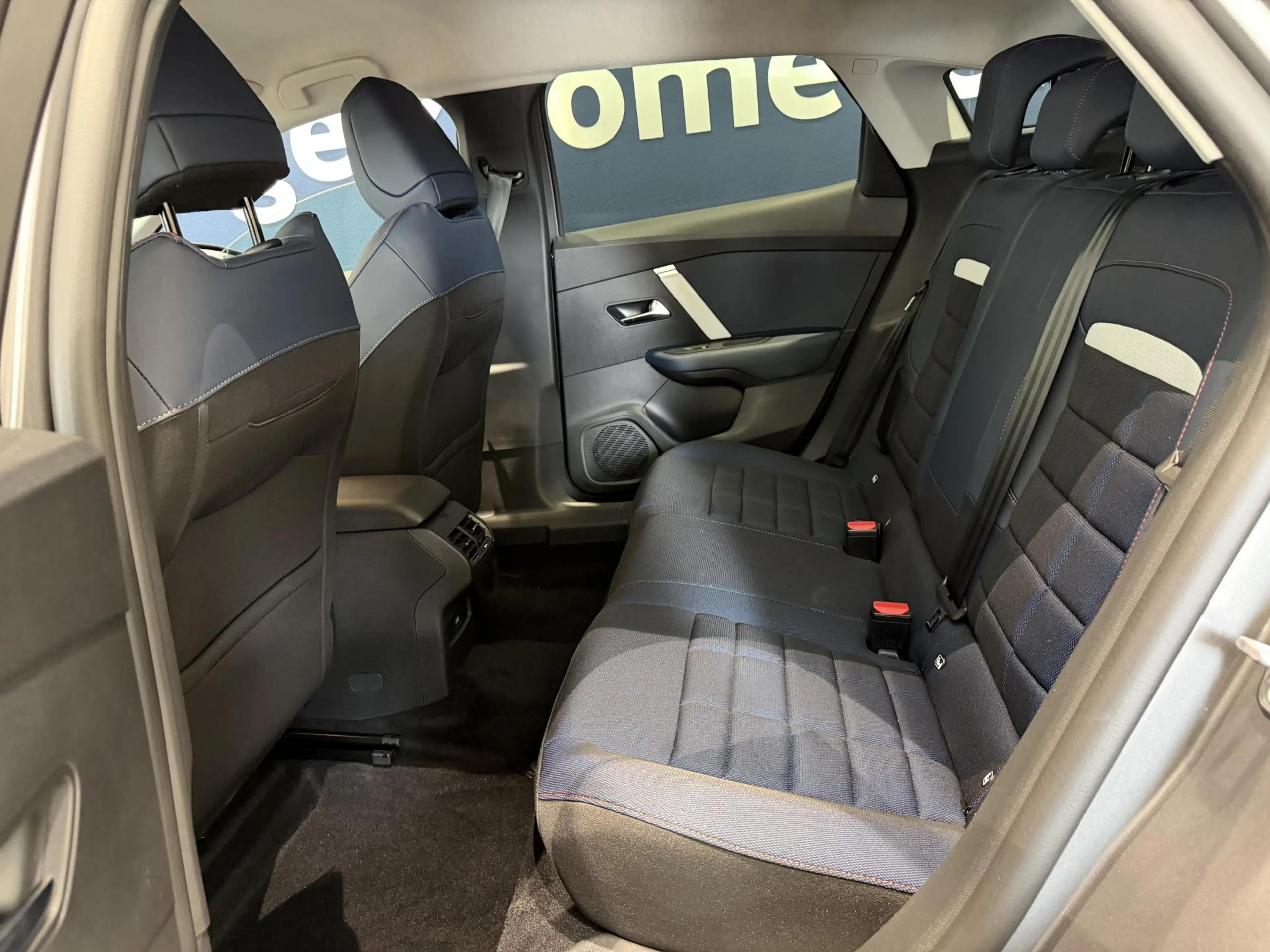 Citroen E-C4 Electric Collection 156pk Extended range 54 kWh — photo 8