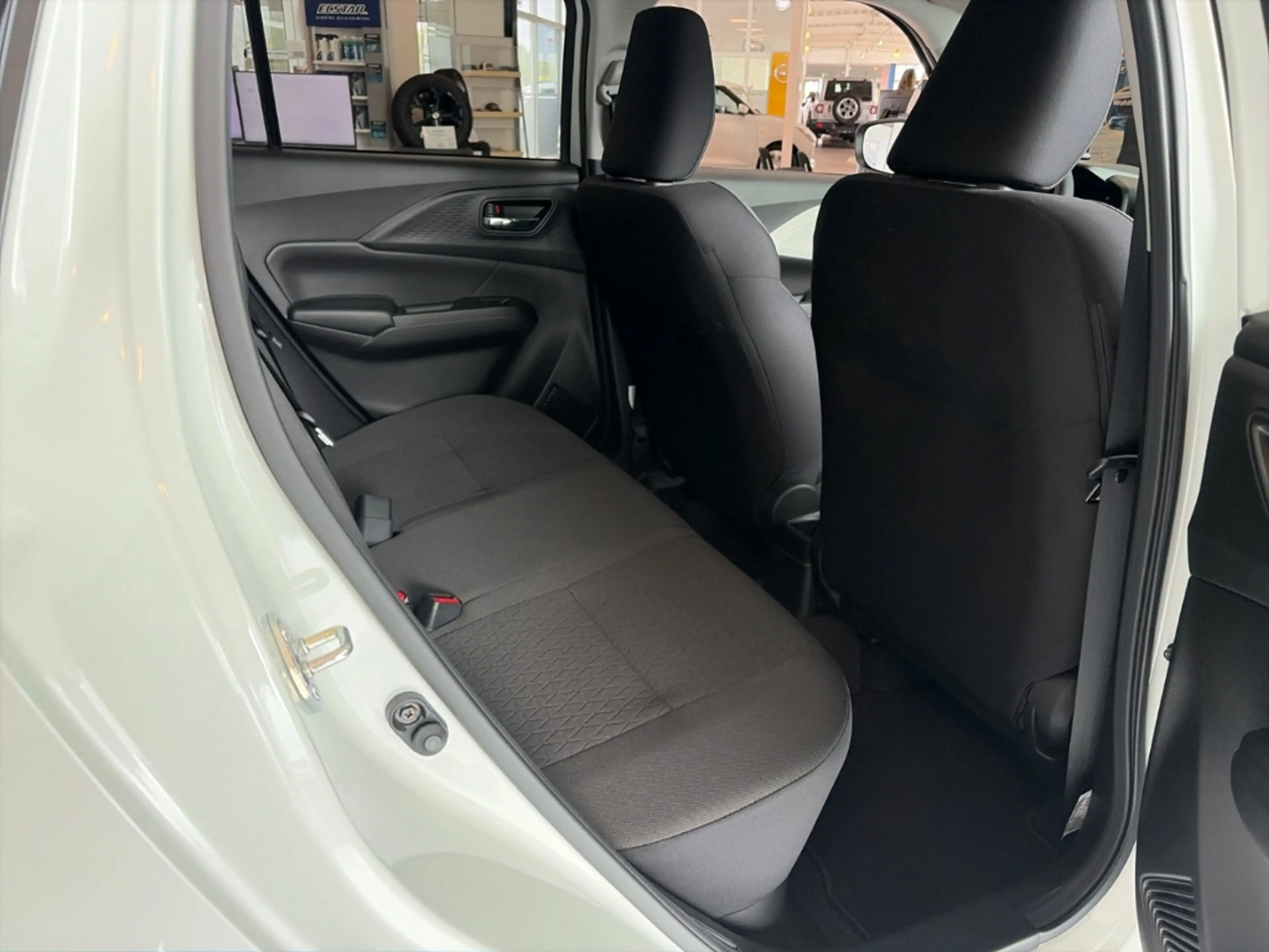 Suzuki Swift Comfort Hybrid 1.2 Navi LED Apple CarPlay Android — photo 10