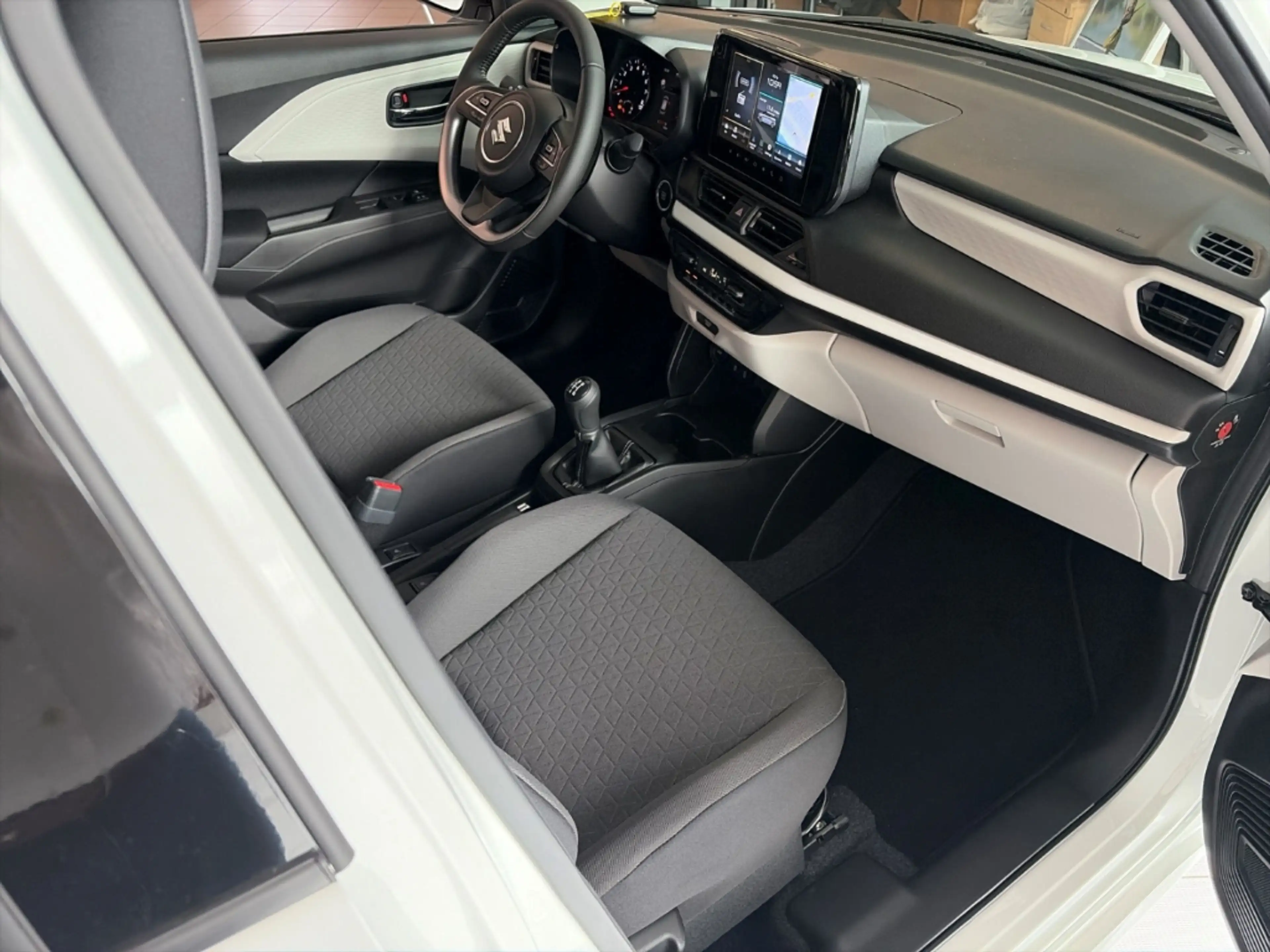 Suzuki Swift Comfort Hybrid 1.2 Navi LED Apple CarPlay Android — photo 13