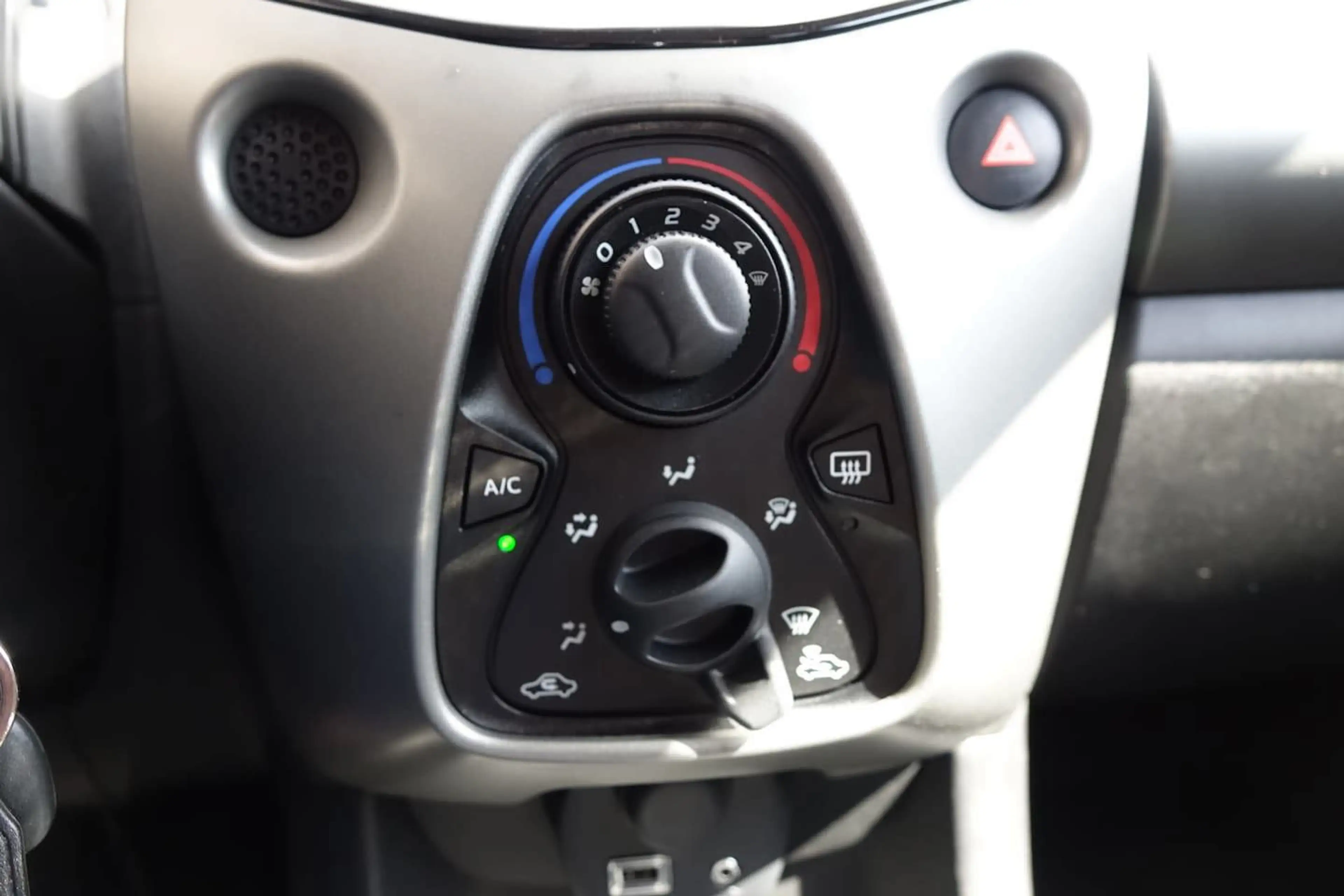 Citroen C1 1.0 e-VTi Feel — photo 14