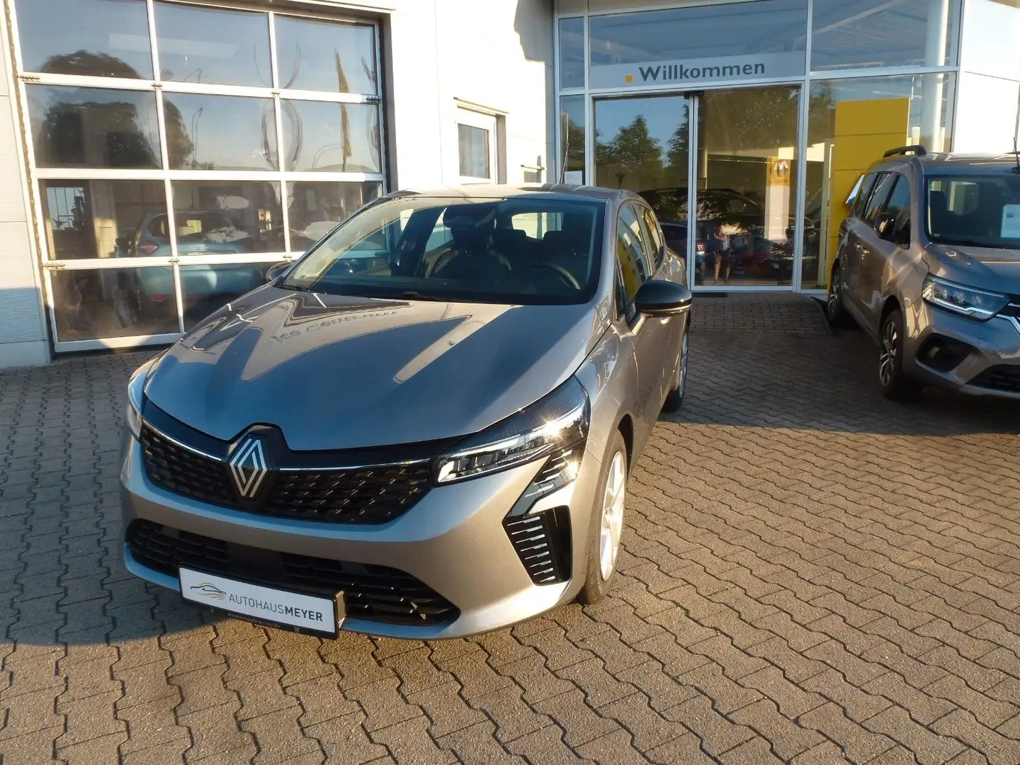 Renault Clio Eco-G 100 Evolution Grijs - 1