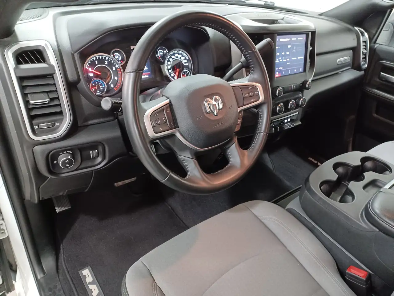 RAM 3500 снимка RAM 3500