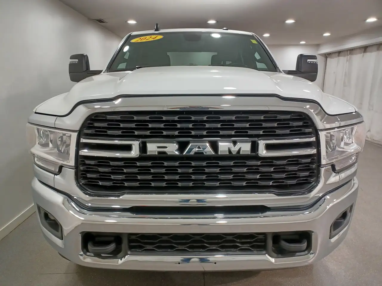 RAM 3500 снимка RAM 3500