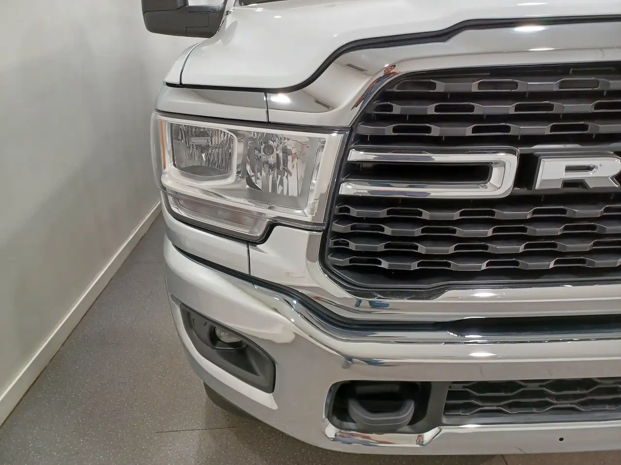 RAM 3500 снимка RAM 3500