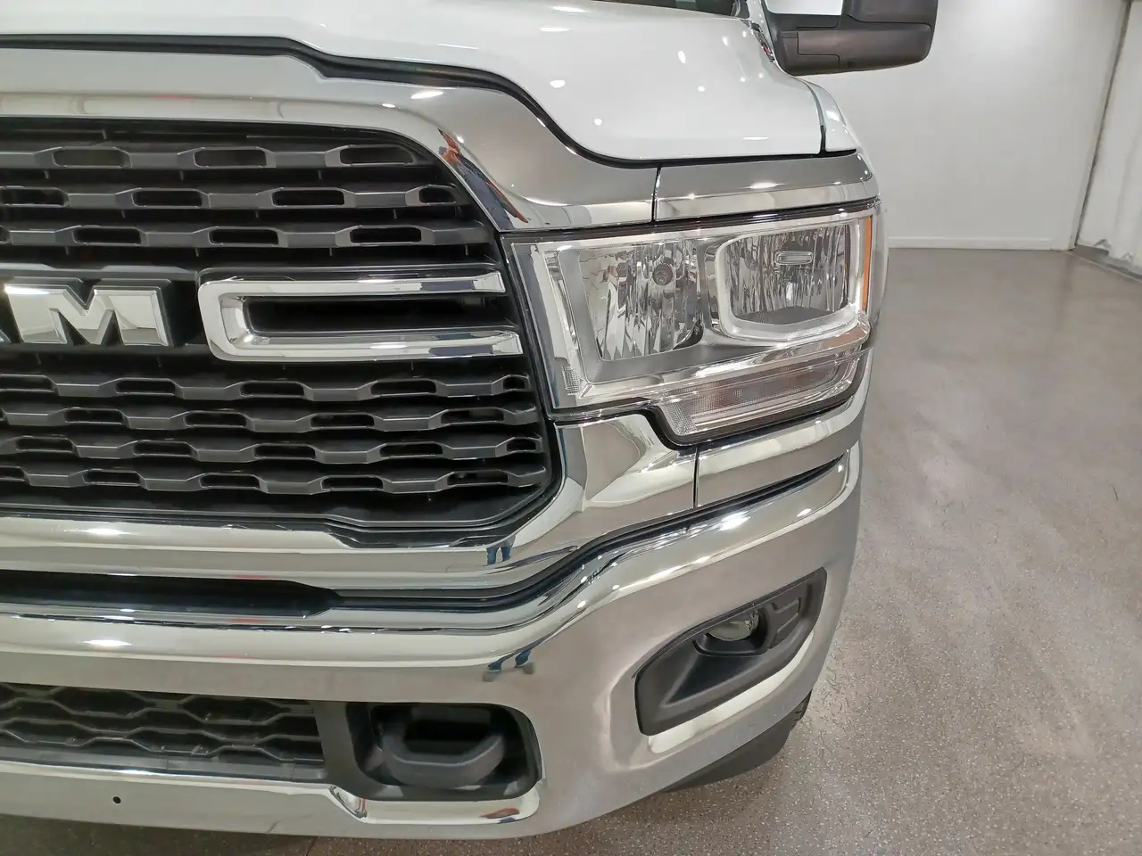 RAM 3500 снимка RAM 3500