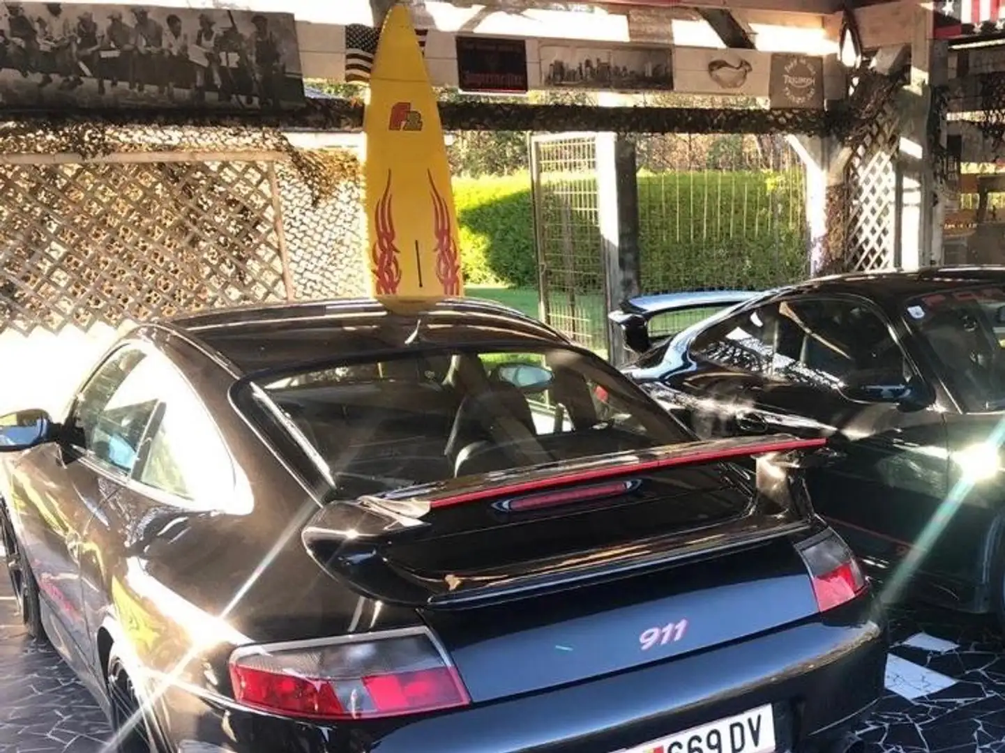 Porsche 911 Carrera Schwarz - 2